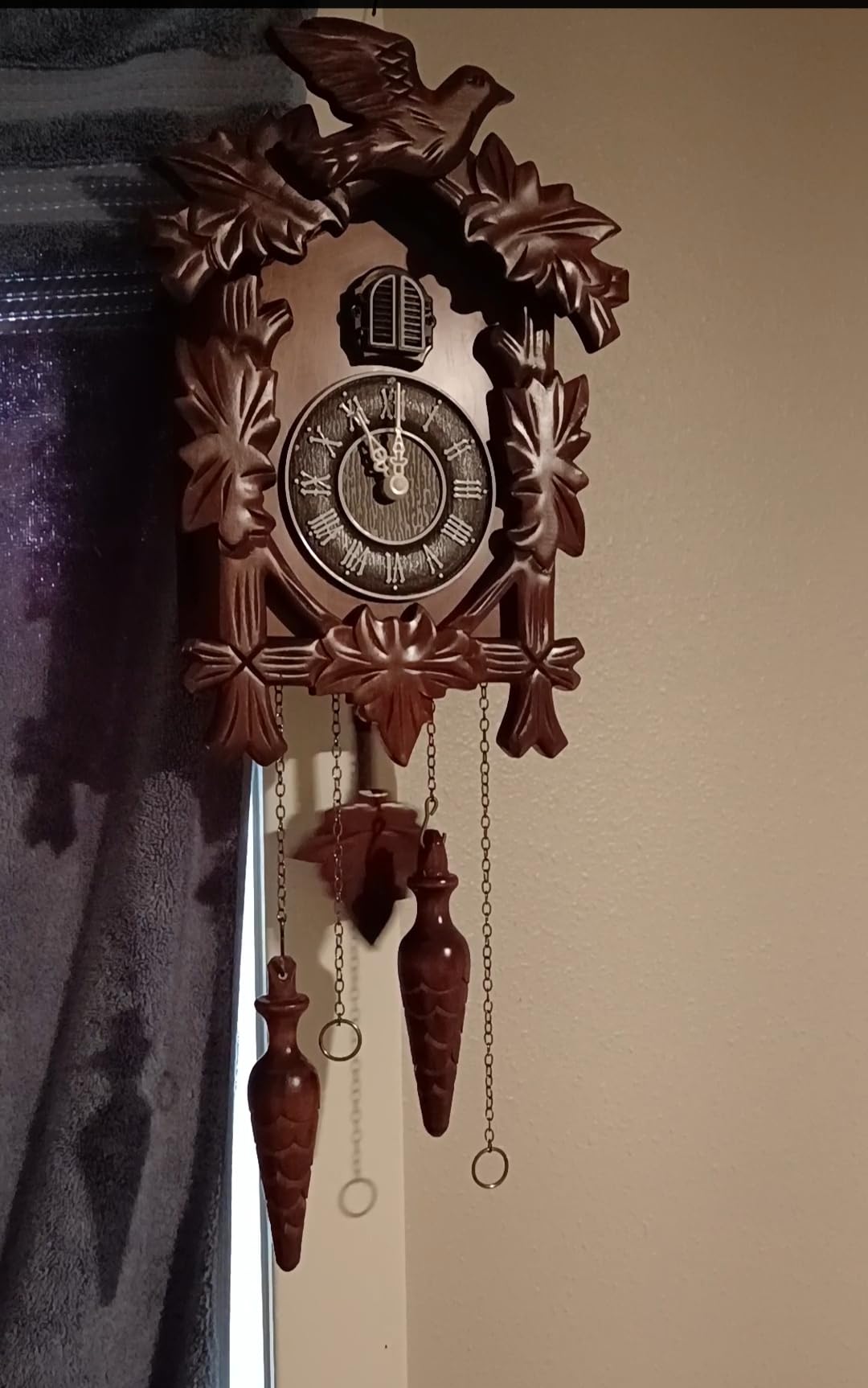 Rylai Vintage Cuckoo Clock Handcrafted Wooden Wall Clock for Home Décor | Large Size 13x9.5 Inch Traditional Germany Design Volume Control Coo-Coo Auto Night Sensor Brown/White customer photo 2