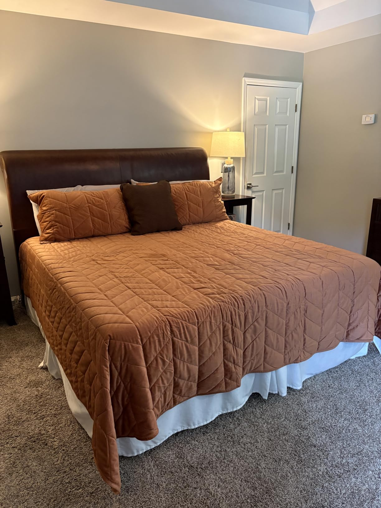 EverGrace 3 Pieces Matelasse Oversized Velvet Quilts, King, Cream White | Matelasse Oversized Bedspread Coverlet, Ultra Soft Luxurious Quilt, Lightweight Velvet Comforter, for All Season, With 2 Shams customer photo 2