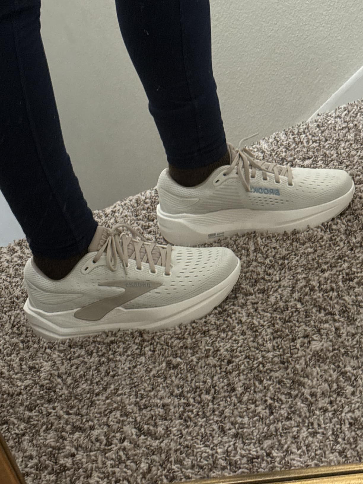 Women's Gel-Nimbus 27 Running Shoes customer photo 1