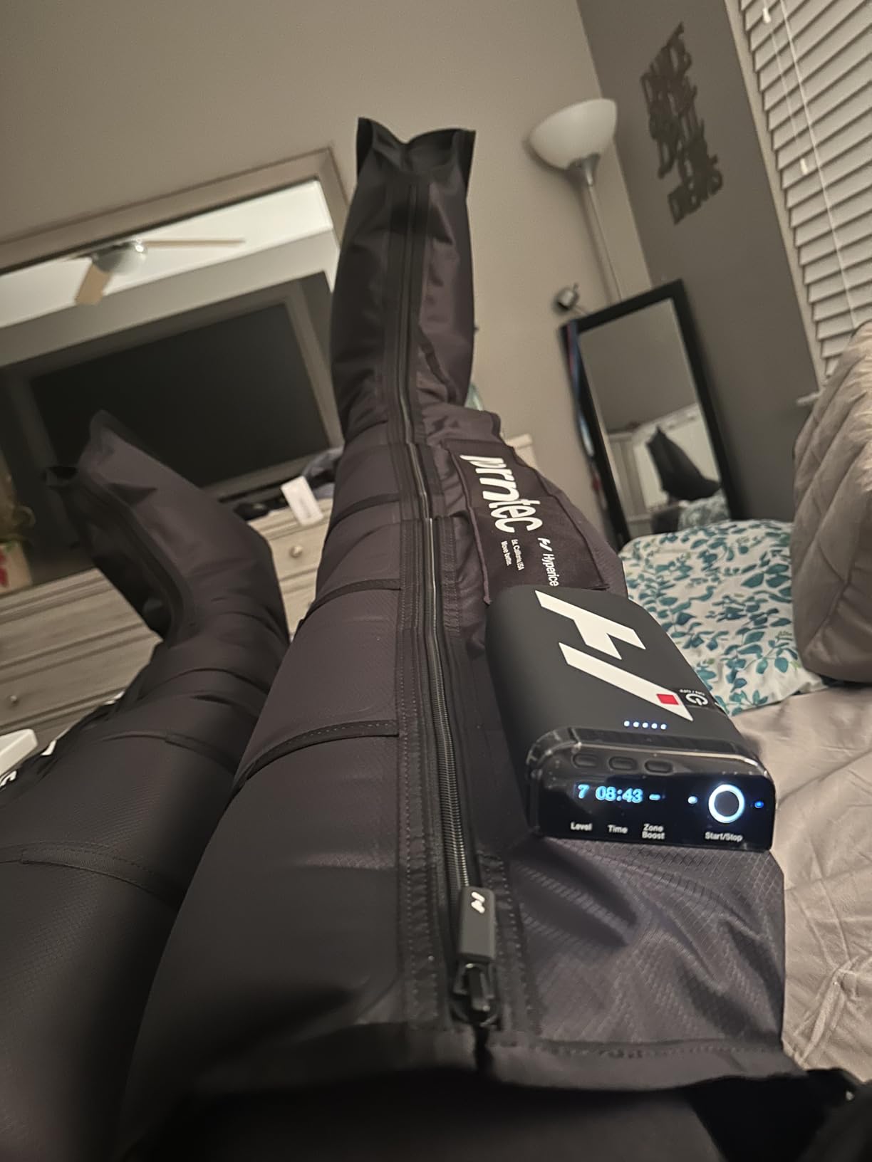 Hyperice Normatec Elite Wireless Compression Boots Recovery Size Standard | Increase Circulation | Symmetrical Massage | Bluetooth | Reduce Aches Pains | Pressure Sensor Feedback | 7 levels | Portable customer photo 2