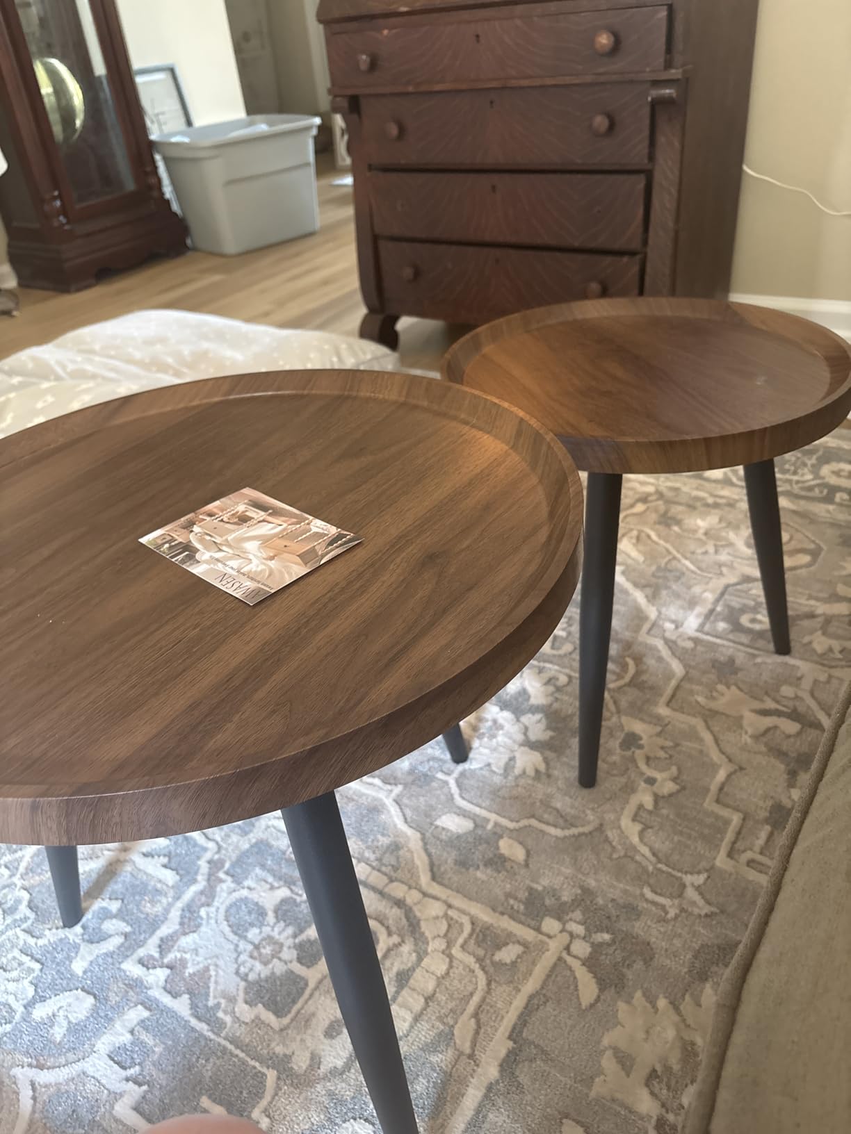 2 PCS Small Round Coffee Table Set, Mid Century Modern Coffee Tables for Living Room, Walnut Nesting Tables for Small Spaces, Easy Assembly Circle Wood Center Table,Black Nesting Coffee Table Set of 2 customer photo 1