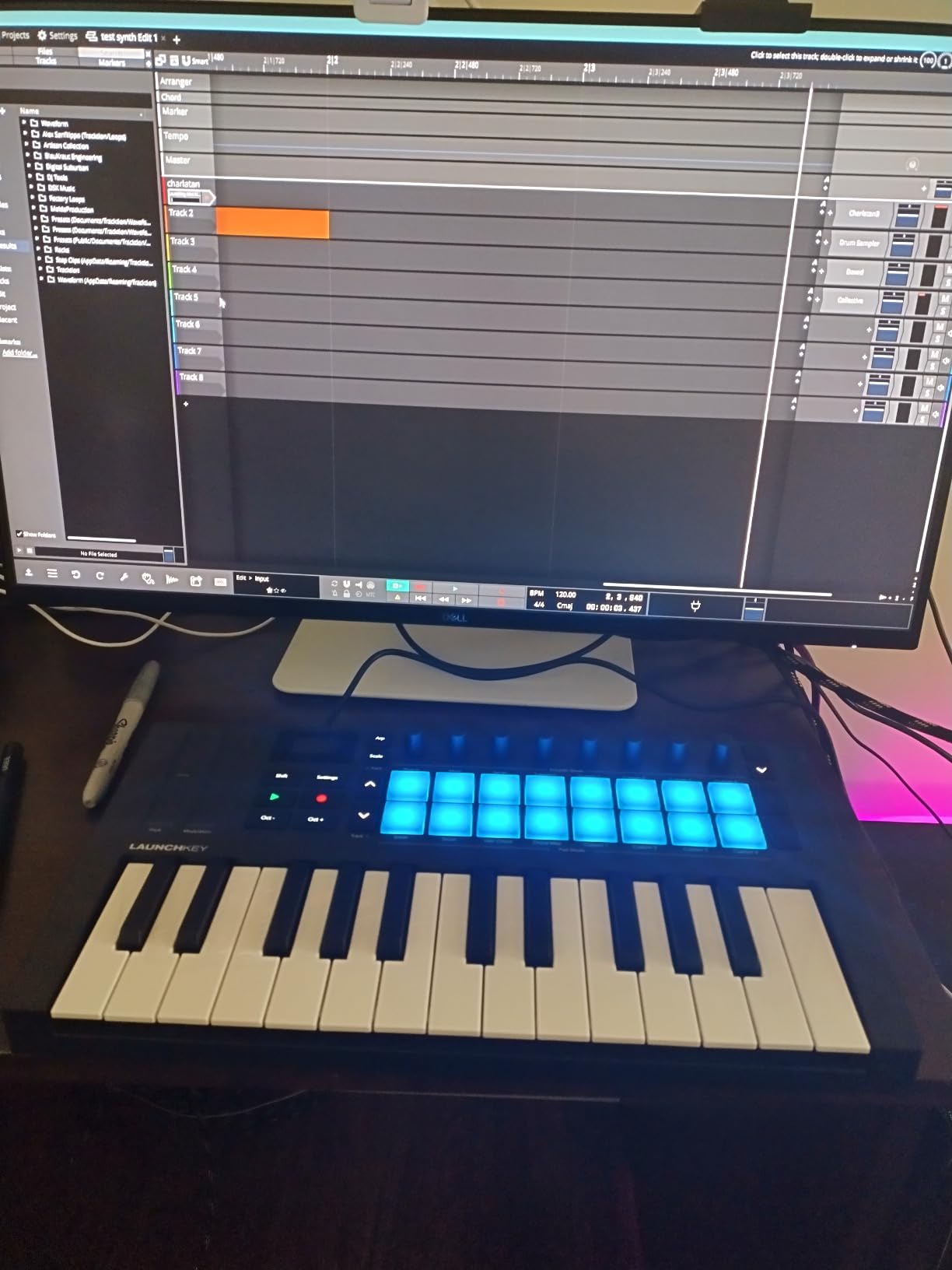 Novation Launchkey Mini 25 MK4 USB MIDI Keyboard Controller | 25 Mini Synth-Action Keys, 16 Pads with Polyphonic Aftertouch, OLED Display, Scale and Chord Modes customer photo 1