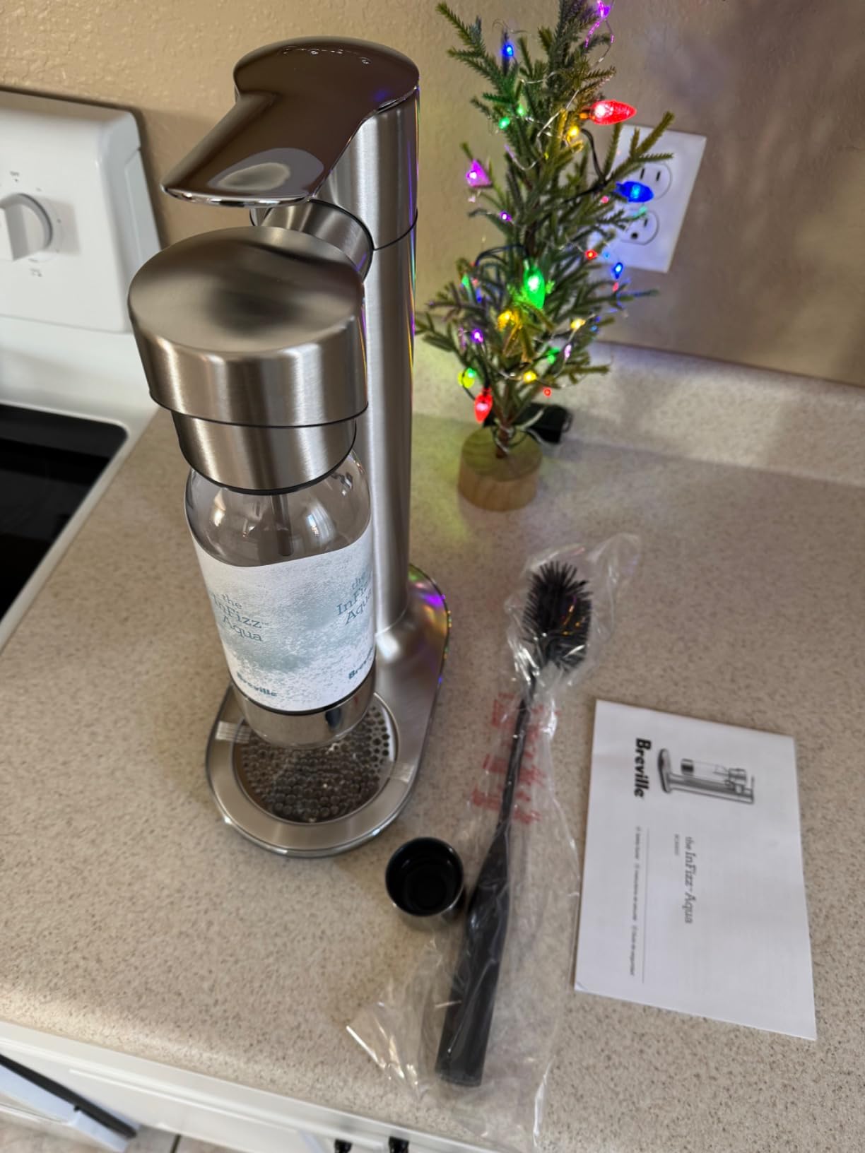 Breville InFizz Aqua Sparkling Water Maker, Brushed Stainless Steel | CO2 cylinder not included | BCA600BSS | Easily make fizzy, carbonated water at home and store in fridge with the 1L bottle customer photo 2