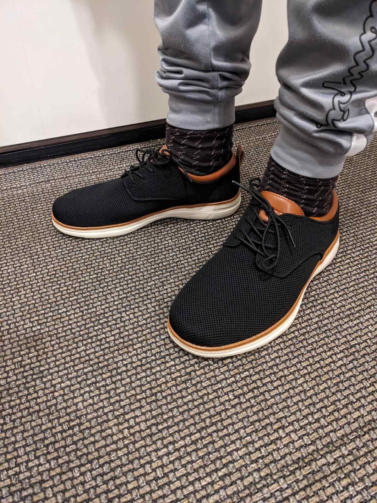 VILOCY Men's Wide Casual Dress Oxfords Business Shoes Fashion Sneakers Mesh Breathable Comfortable Walking Shoes customer photo 2