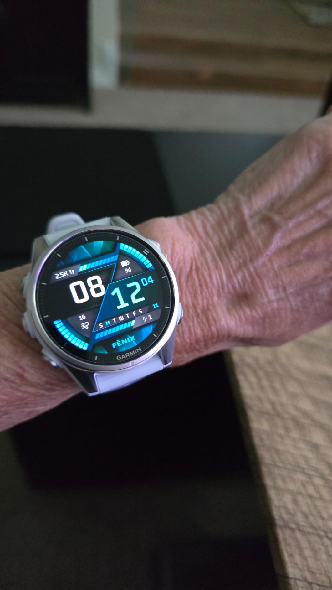 fenix 8, 43mm, Whitestone | Premium Multisport Smartwatch, AMOLED Display, GPS, Built-In Flashlight, Dive-Rated, Built-In Speakers & Mic customer photo 2