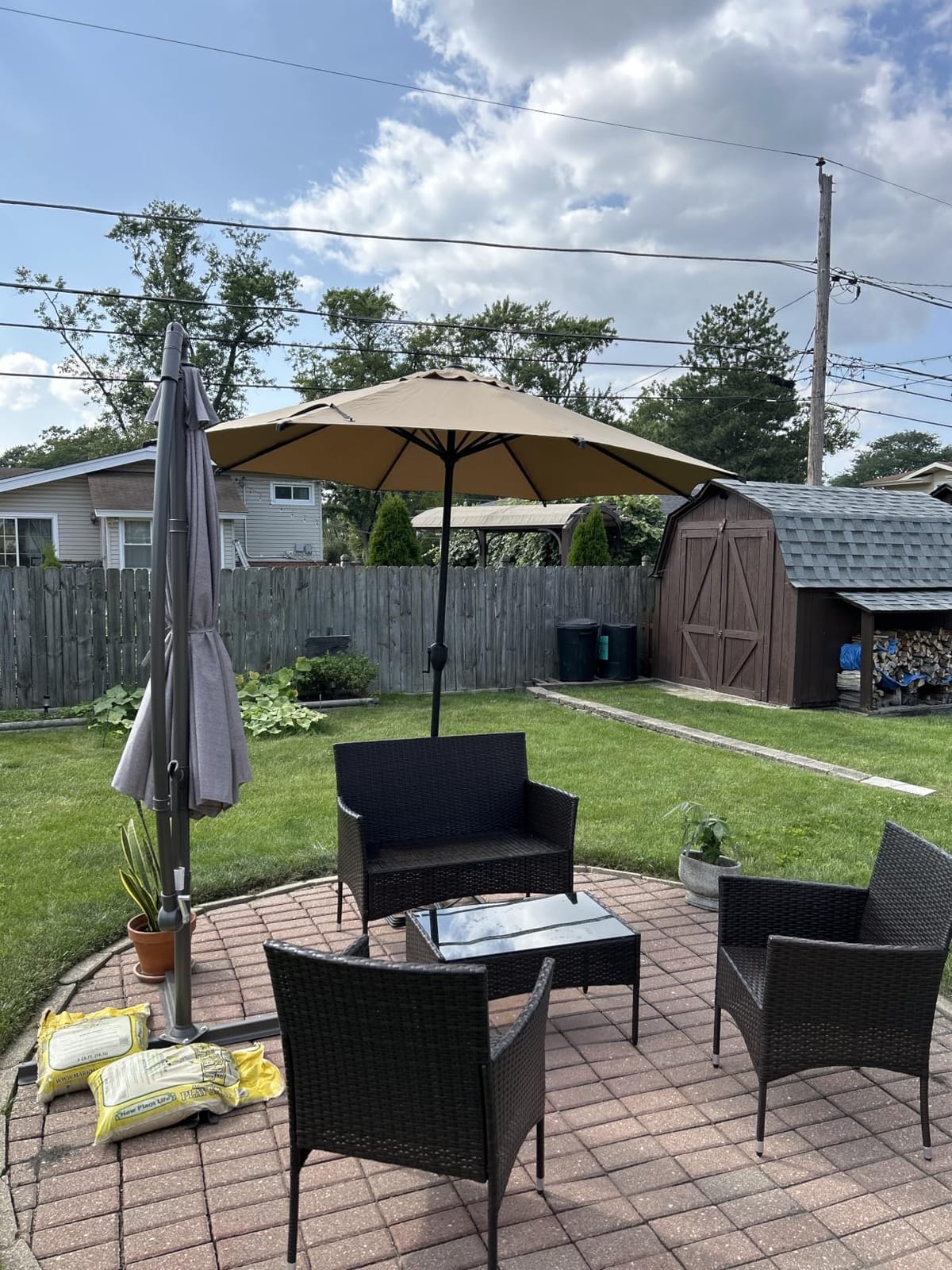 Abba Patio 9FT Lyon Outdoor Patio Umbrella Outdoor Table Umbrella with Push Button Tilt and Crank Market Umbrella 6 Sturdy Ribs UV Protection Waterproof for Garden Deck Backyard Pool, Red customer photo 2