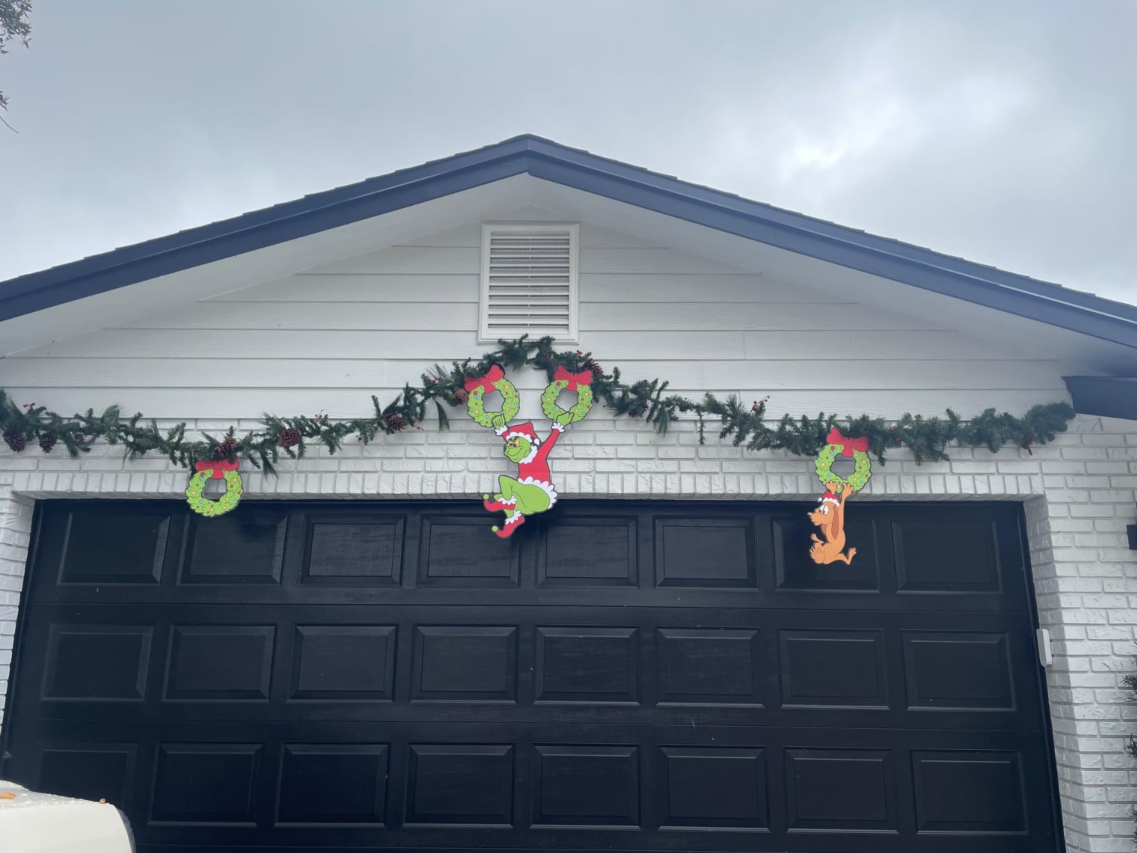 Outdoor Christmas Fence Decorations, 6Pcs Light Up Christmas Fence Peeker Signs Decor with LED String Lights for Yard Garden Lawn Fireplace, Tree Decoration customer photo 1
