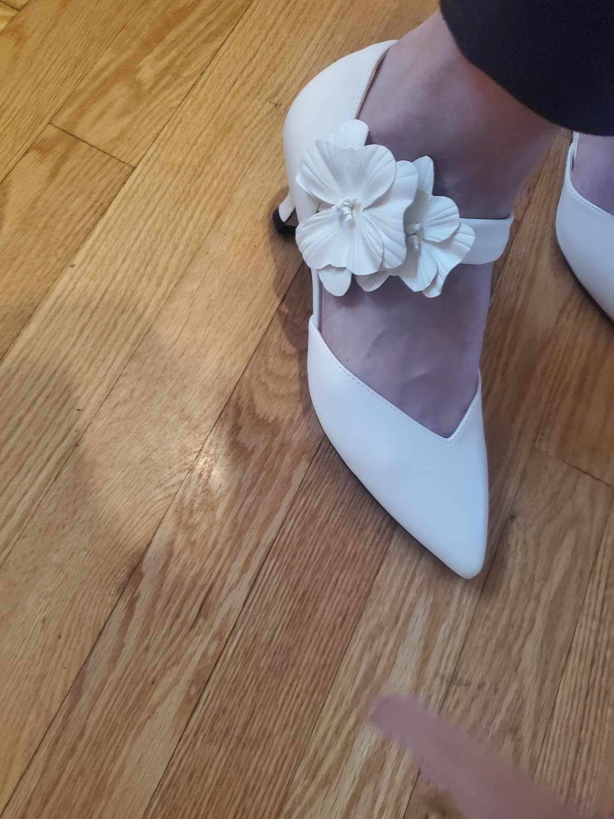 Coutgo Womens Low Kitten Heels Dressy Shoes Comfortable Closed Toe Flower Slip on Formal Party Dance Heeled Pumps customer photo 1
