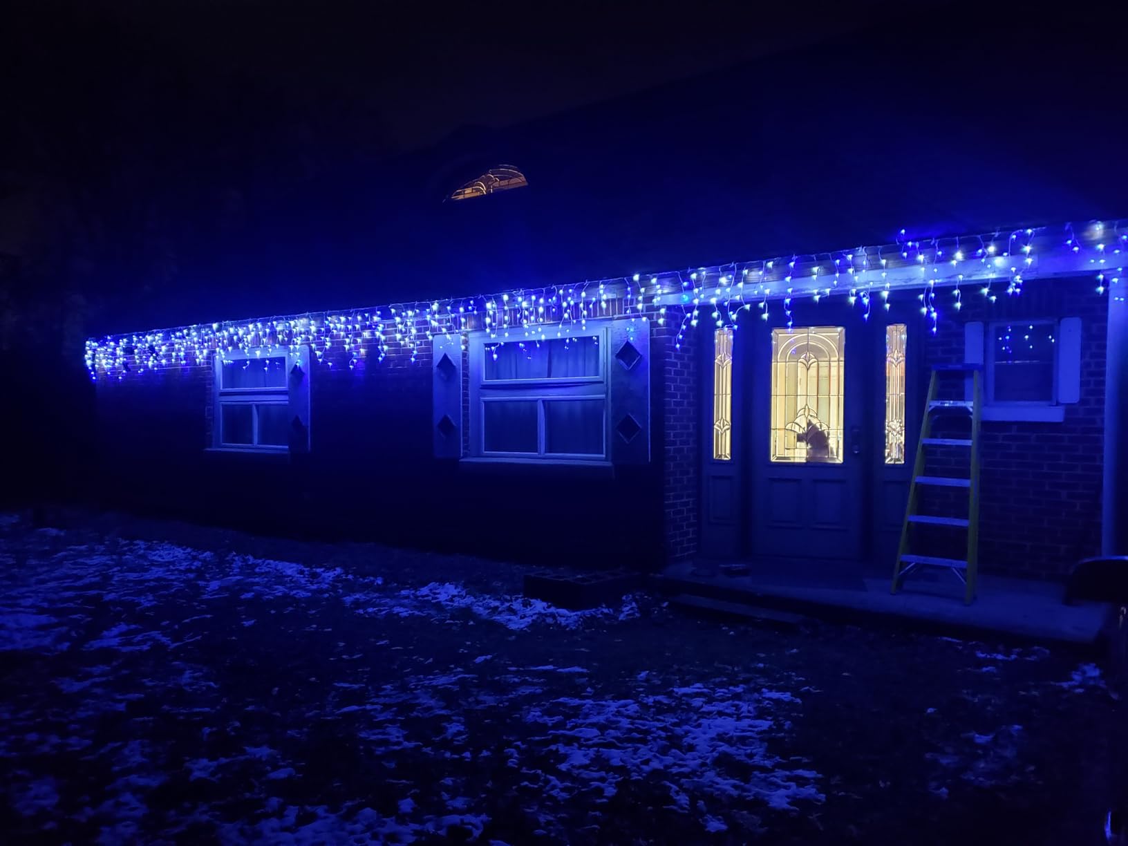 YEGUO 66ft 800 LED Icicle Lights Outdoor, 160 Drops Icicle Christmas Light Connectable, 8 Modes Warm White Xmas Icicle Lights with Memory Timer customer photo 1