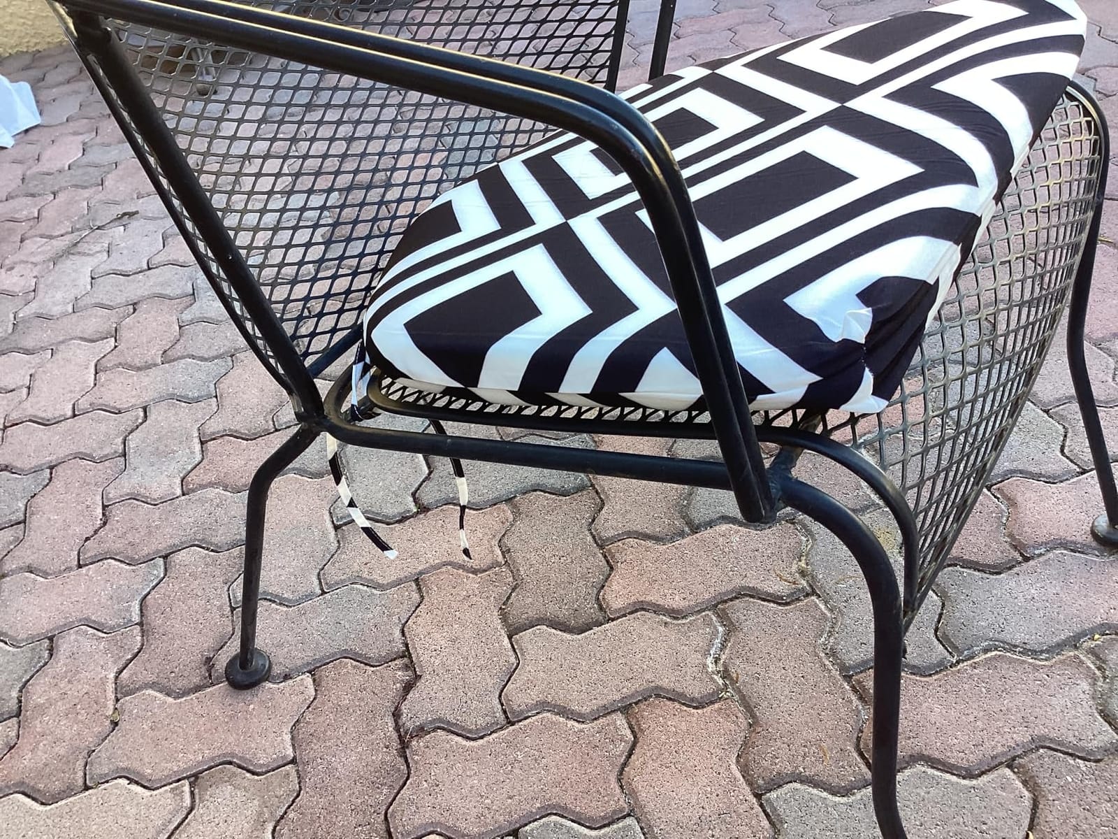 HARBOREST Outdoor Chair Cushions Set of 4, Water Resistant Patio Chair Cushions with Ties, Square Corner Outdoor Seat Cushions for Patio Furniture, 18.5