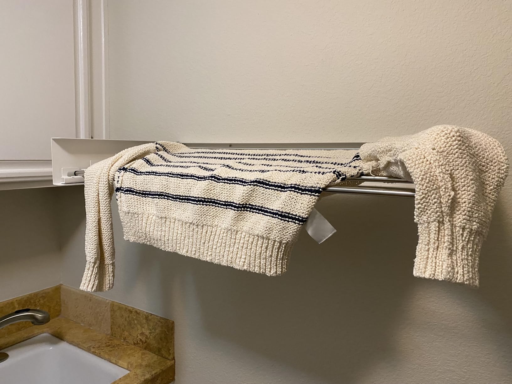 Vikaqi Wall Mounted Clothes Drying Rack 32