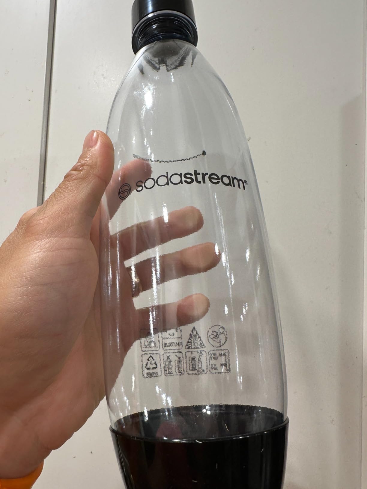 SodaStream E-Duo Sparkling Water Maker (Black) with 60L CO2, 1 BPA-Free Carbonating Bottle and (1)1L Glass Bottle customer photo 1
