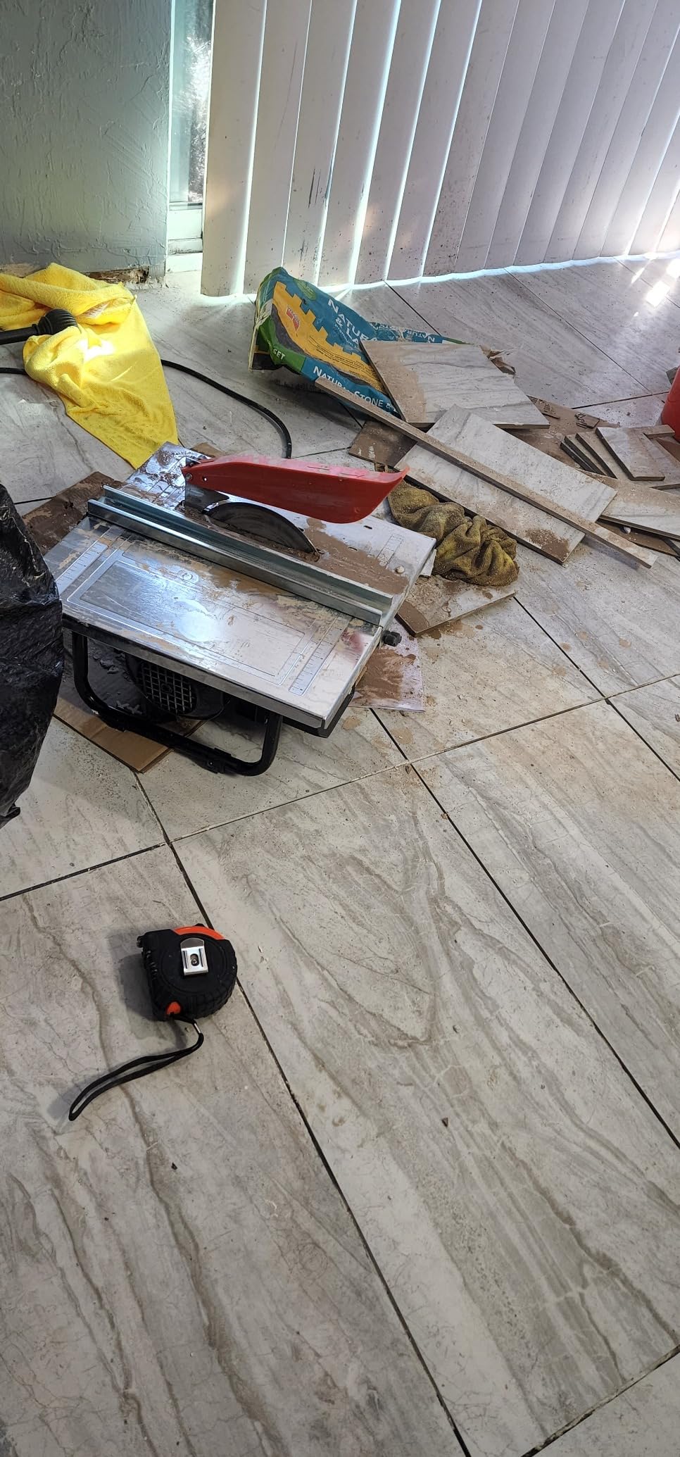 VEVOR 7-inch 65Mn Steel Blade, Wet Tile Saw, 3500 RPM Induction Motor, Tile Cutter Wet Saw with Water Reservoir, 0-45 Degrees Miter Angle for Cutting Tiles and Stones, for DIY Enthusiasts customer photo 2