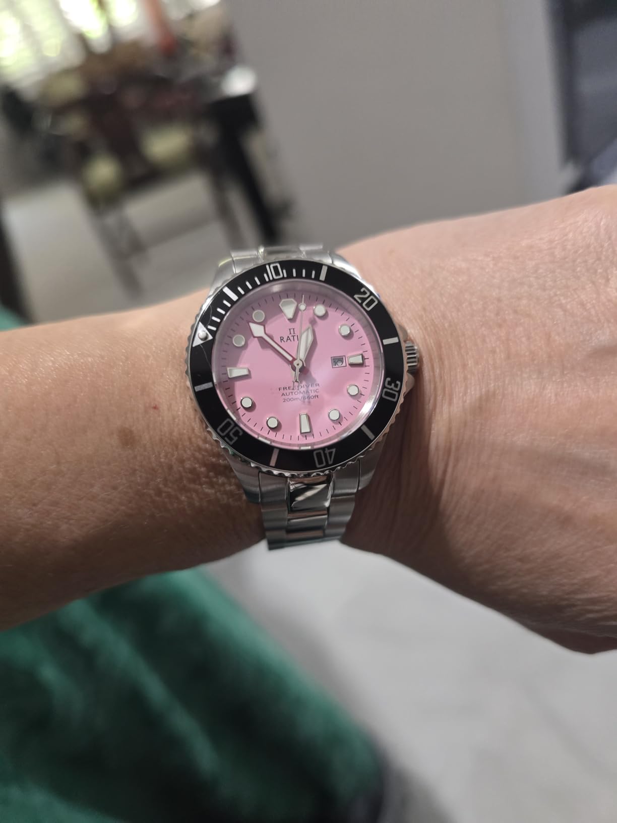 FreeDiver Sapphire Crystal Women's Diver Watch Japanese Automatic Movement, 200m Water Resistant customer photo 2