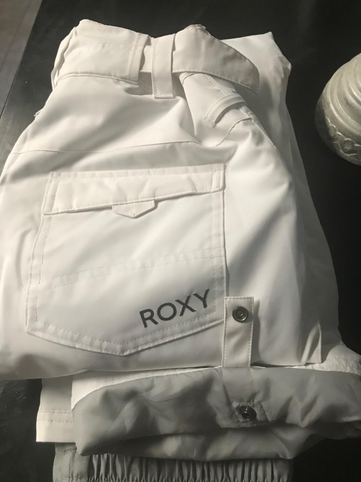 Roxy Women's Backyard Insulated Snow Pants - 10k Waterproof Ski & Snowboard Pant, Seam Sealed customer photo 1