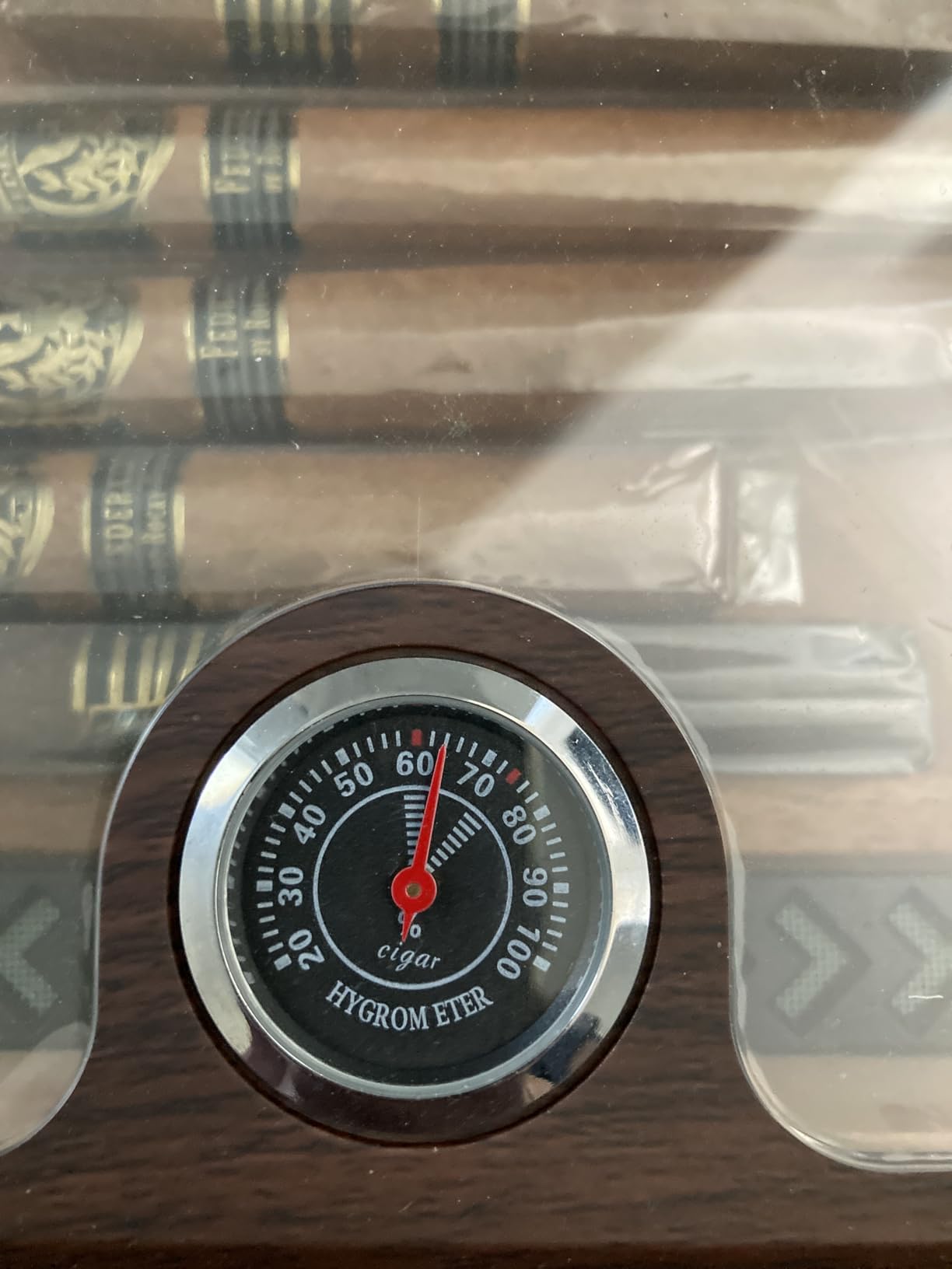 Cigar Humidor, Full Glass Top Cigar Box with Humidifier and Hygrometer, Drop-proof Crushproof Cigar Case, Cedar Wood Lining Storage Box with Divider for 20-25 Cigars (Black) customer photo 1