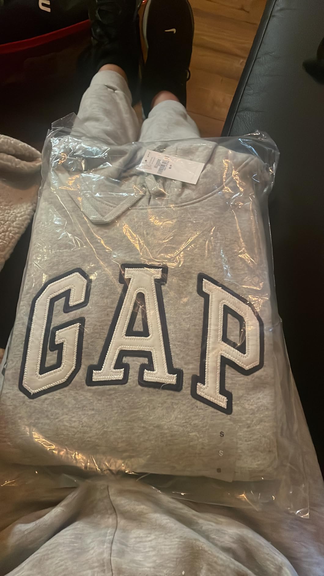 GAP Women's Logo Hoodie Hooded Full Zip Sweatshirt customer photo 1
