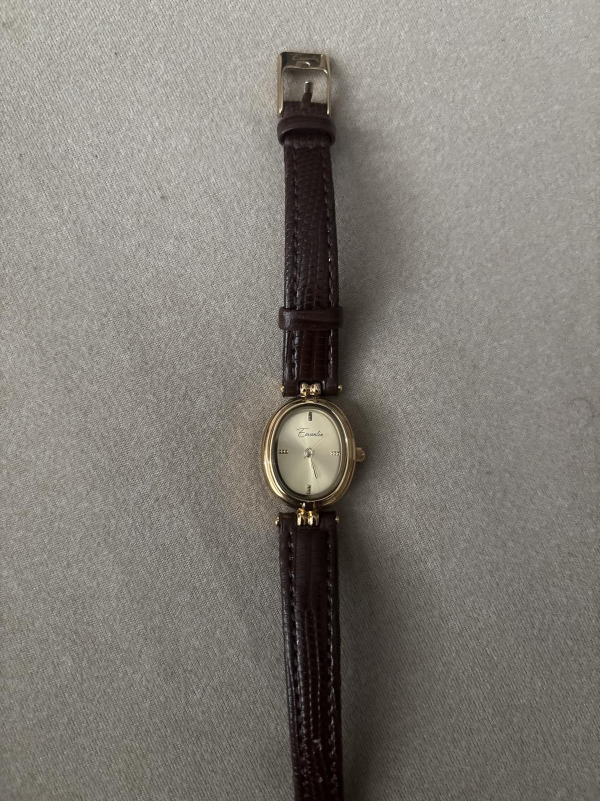 Women's Vintage Fashion Small Gold Oval Quartz Watches customer photo 2
