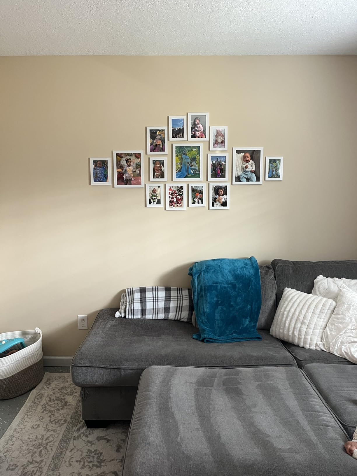 Vittanly 15 Pack Picture Frames Collage Wall Decor, Wall/Tabletop Display | Black, Multi-Size Gallery Wall Frame Set: 3pcs 8x10, 6pcs 5x7, 6pcs 4x6. Picture Frame Set for Family customer photo 1