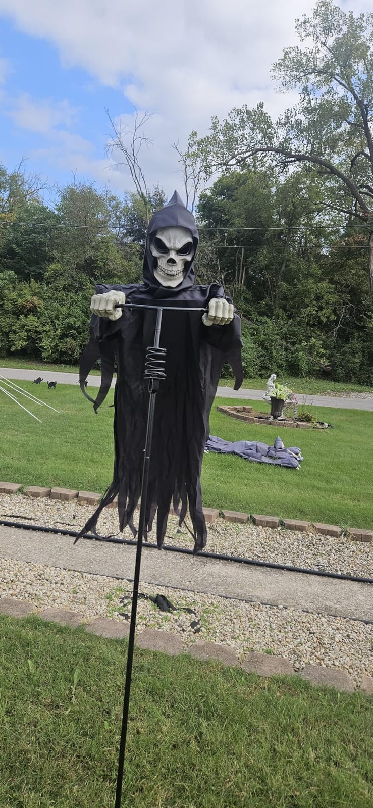 LarpGears Outdoor Halloween Skeleton Decorations, 7.8Ft Flying Rotated Skull Reaper Ghost Scarecrow Decorations for Garden, Porch, Yard customer photo 1