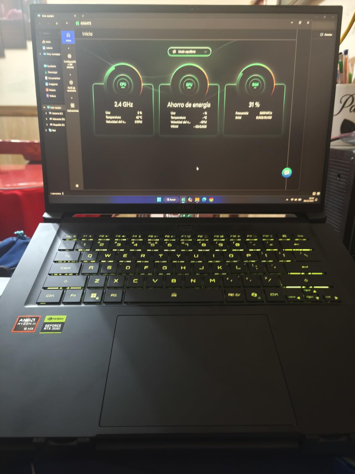 GIGABYTE AERO X16, Copilot+ PC - 165Hz 2560x1600 WQXGA - Manufactured by NVIDIA GeForce RTX 5070 - AMD Ryzen AI 9 HX 370-1TB SSD with 32GB DDR5 RAM - Windows 11 Home - Space Gray - 2WHA3USC64AH customer photo 2
