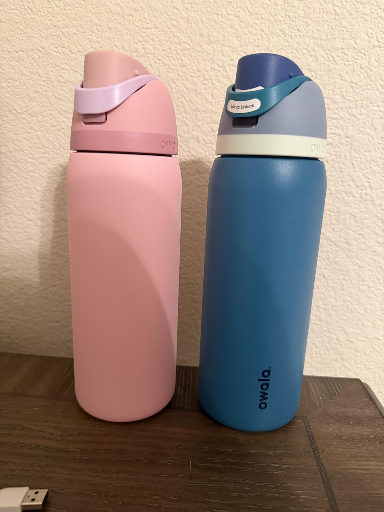Owala FreeSip Stainless Steel Water Bottle 24 oz Off Road customer photo 1