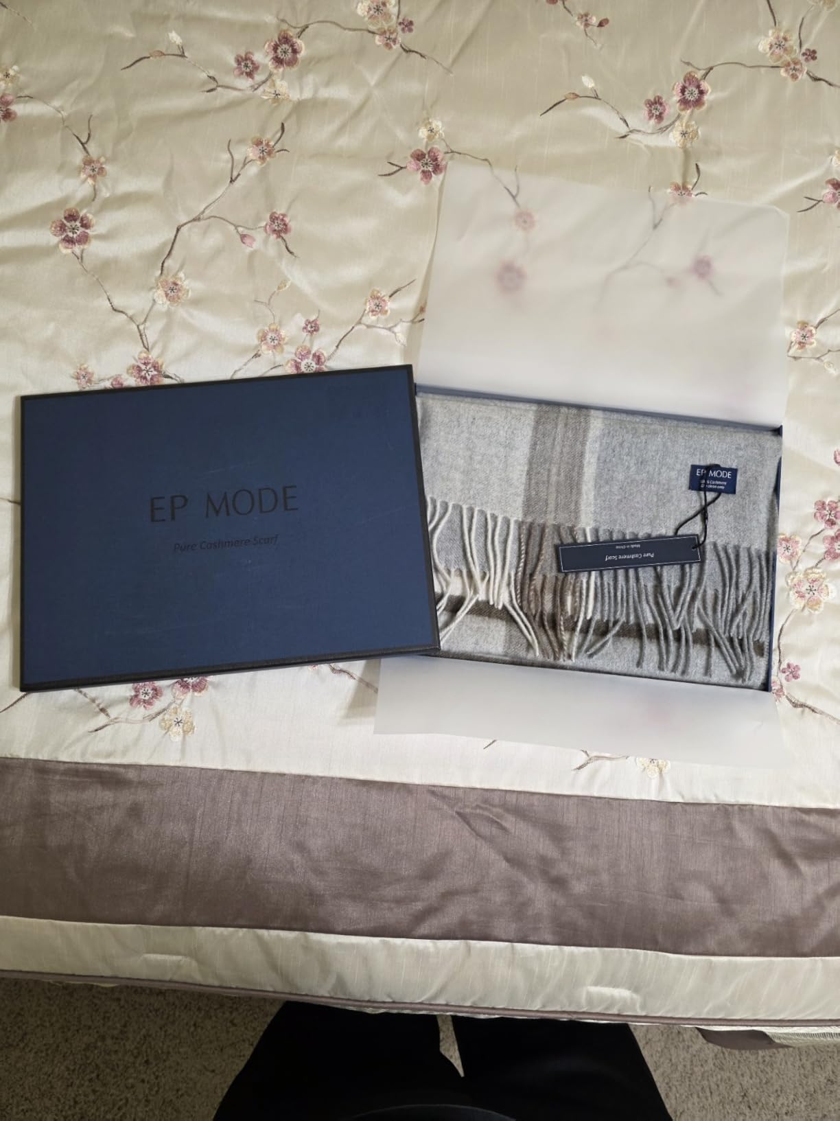 EP Mode Men's 100% Cashmere Scarf for Winter, Nature's Pure Warmth | Ultra-Soft & Lightweight, Classic Plaid Design, Gift-Ready Packaging customer photo 2