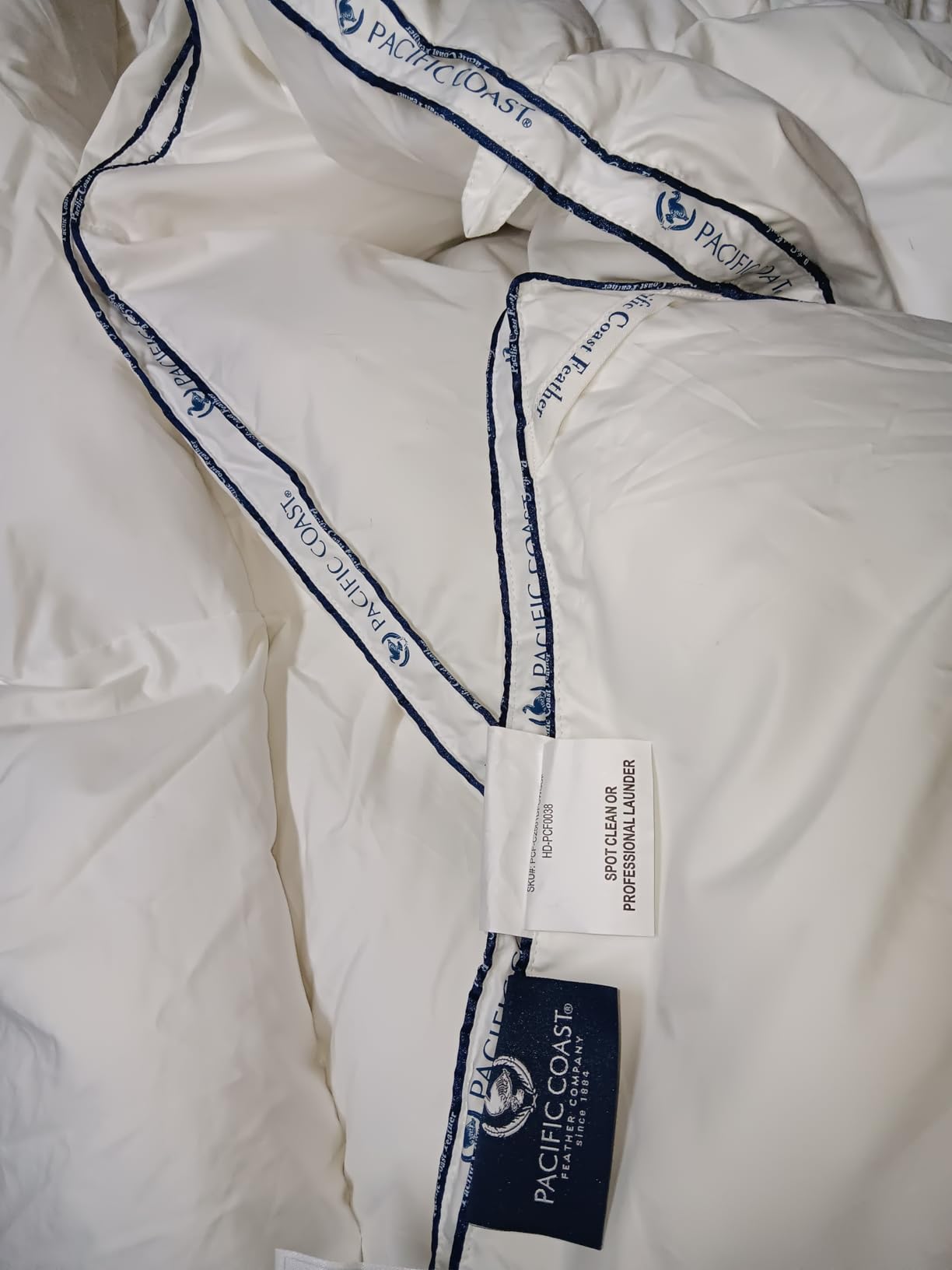 Pacific Coast Goose Feather Down Fiber Comforters King Size, Heavyweight Thickened Winter Duvet Insert, Ultra-Soft, Fluffy, Breathable, Hotel Luxury Bedding Comforters, 8 Tabs, 106