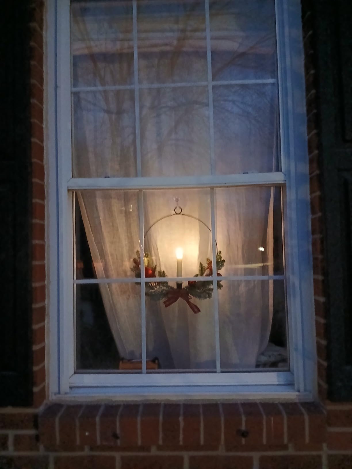 2Pack Christmas Wreaths for Front Door with Lights & Flickering LED Taper Candles & Remote, 16'' Windows Wreaths, Fireplace Christmas Decorations - Gold customer photo 2