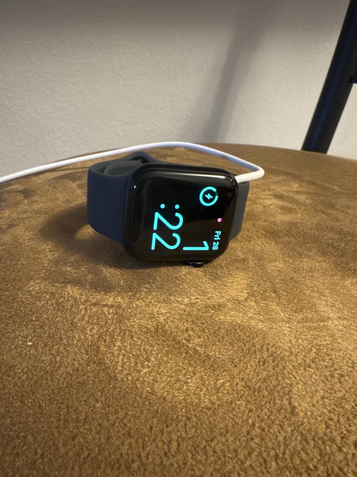 Apple Watch SE 3 [GPS 40mm] Smartwatch with Midnight Aluminum Case with Midnight Sport Band - S/M. Fitness and Sleep Trackers, Heart Rate Monitor, Always-On Display, Water Resistant customer photo 1