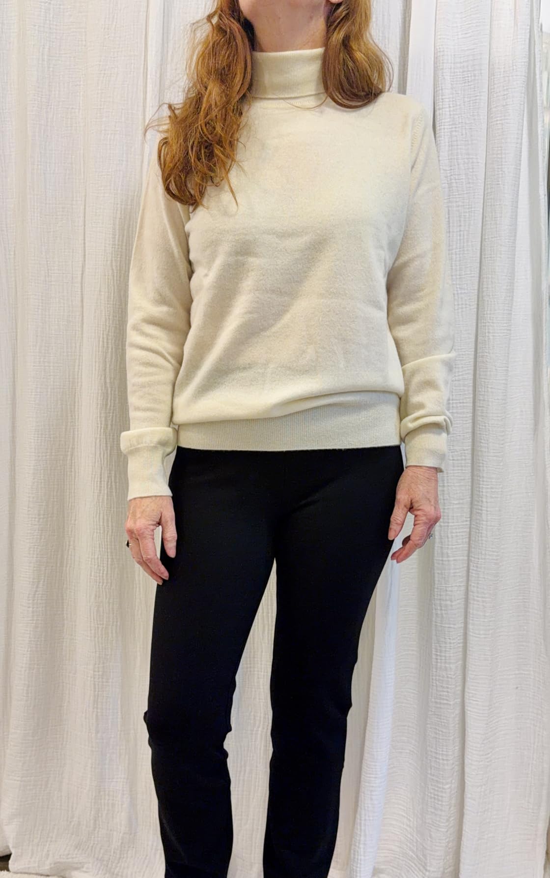 Fineast Women's 100% Pure Cashmere Sweater Premium Inner Mongolian Crew Neck Pullover Soft Lightweight Luxury Knit Top customer photo 2