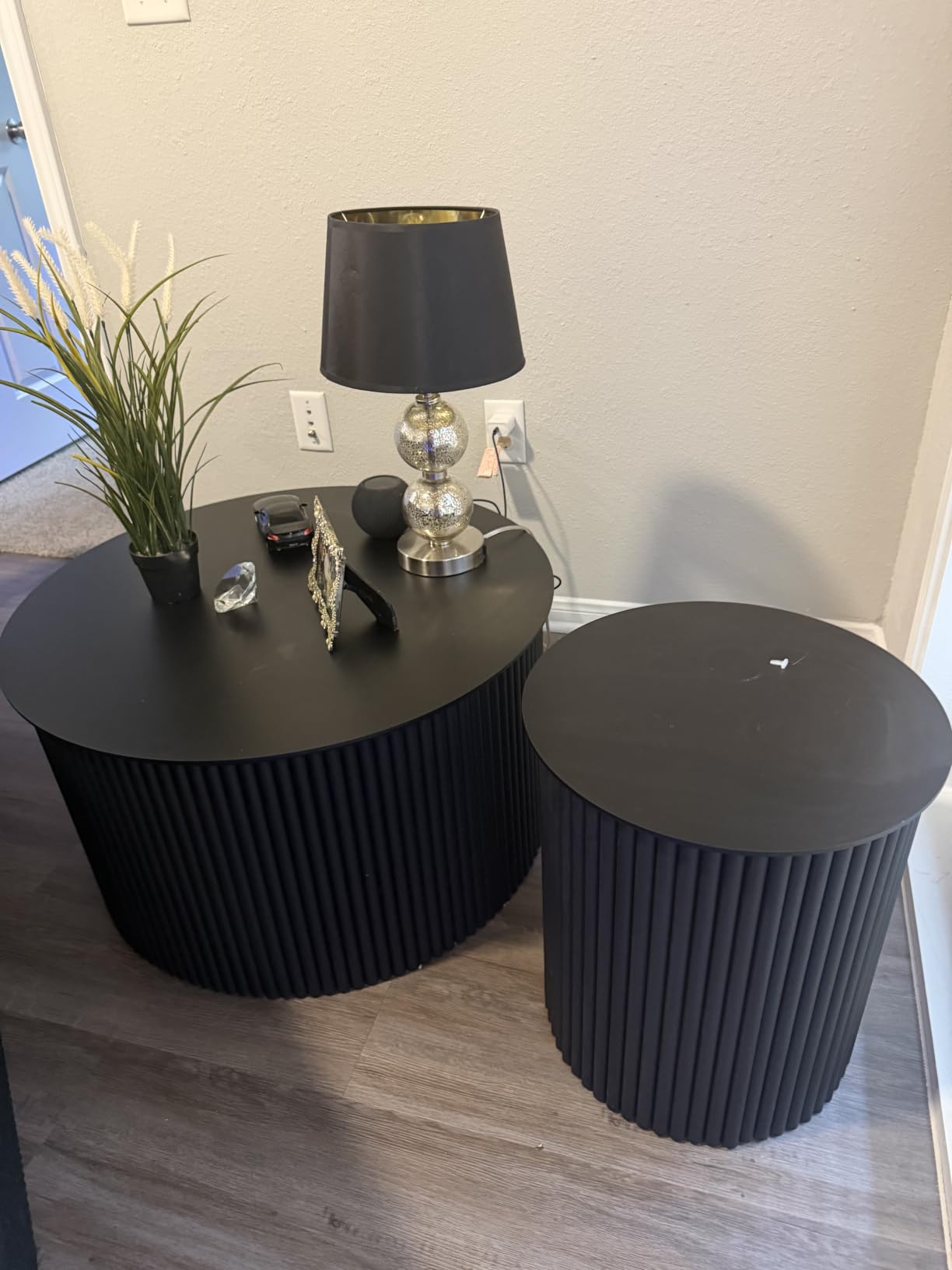 Fluted Round Nesting Coffee Table Set of 2 Circle Center Table, Walnut Mid Century Modern Wood Coffee Tables and End Table Set customer photo 1