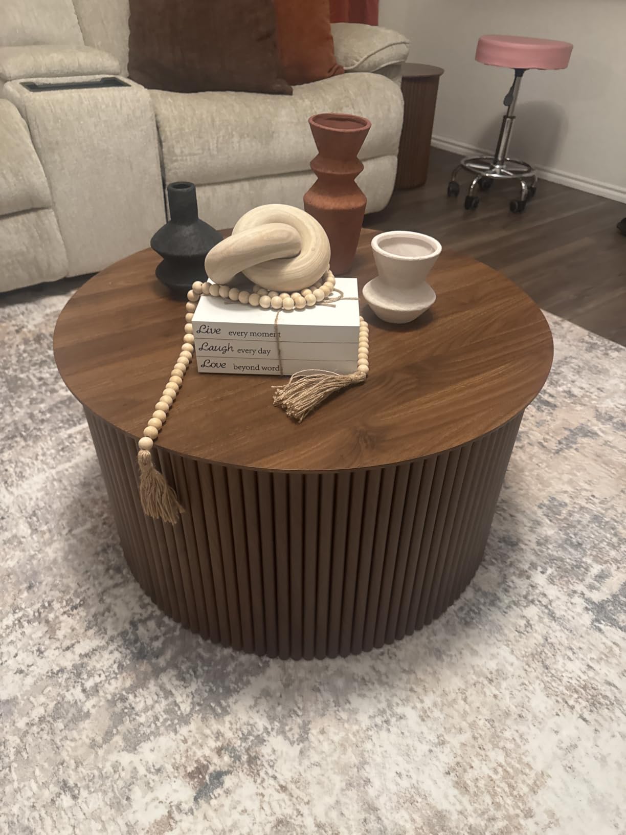 Fluted Round Nesting Coffee Table Set of 2 Circle Center Table, Walnut Mid Century Modern Wood Coffee Tables and End Table Set customer photo 2
