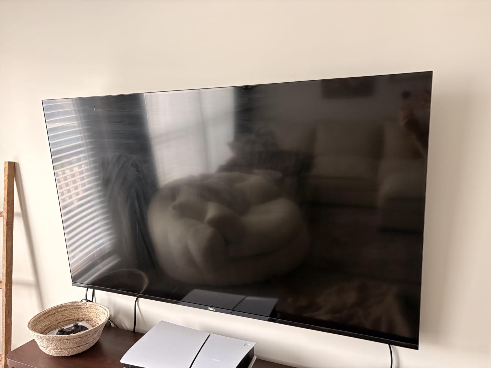 Roku 65-Inch Select Series Smart TV 2026-4K QLED TV - Roku TV | Flat Screen QLED Television with Voice Remote, Wi-Fi & Bluetooth Headphone Mode - Streaming Live Local News, Sports, & Movies customer photo 1