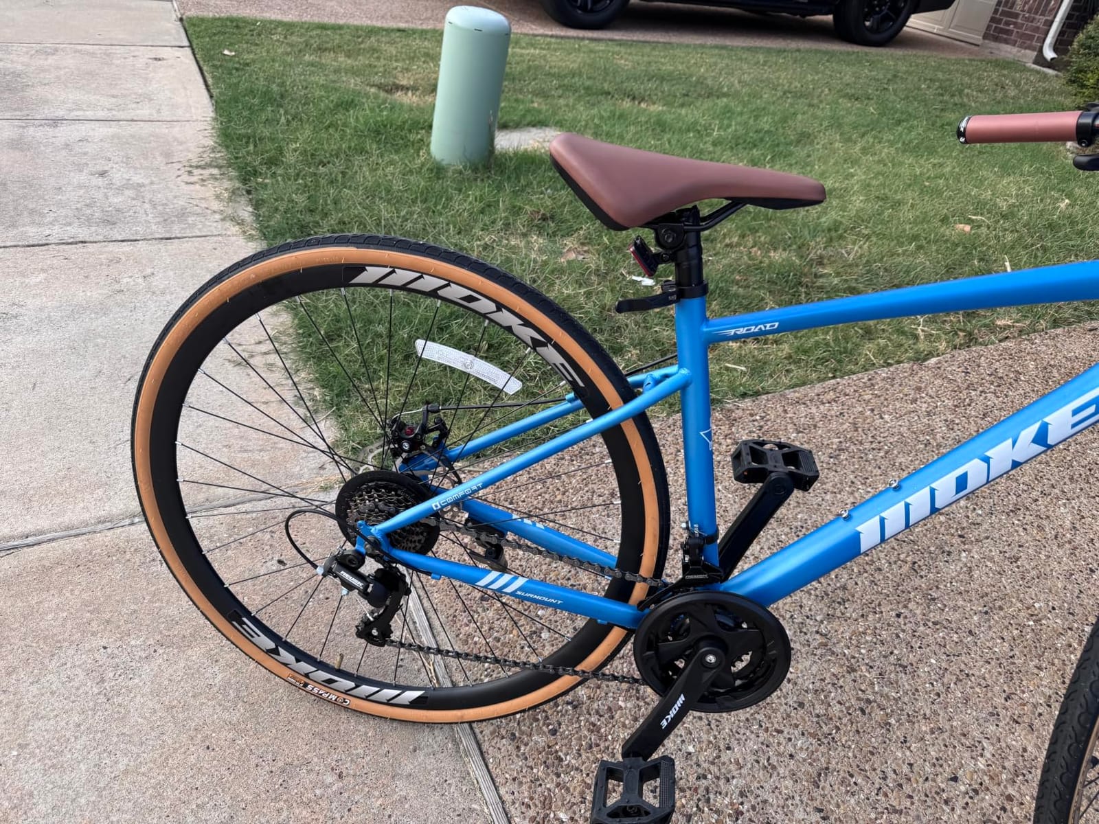 DEYGIA Hybrid Bike, 24-Speed 700C Wheel Hybrid Bicycle with Dual Disc Brakes, Trigger Shifting, Internal Wiring Frame, Lightweight City Commuter Bicycle for Men Women Adult, Multiple Colors customer photo 2