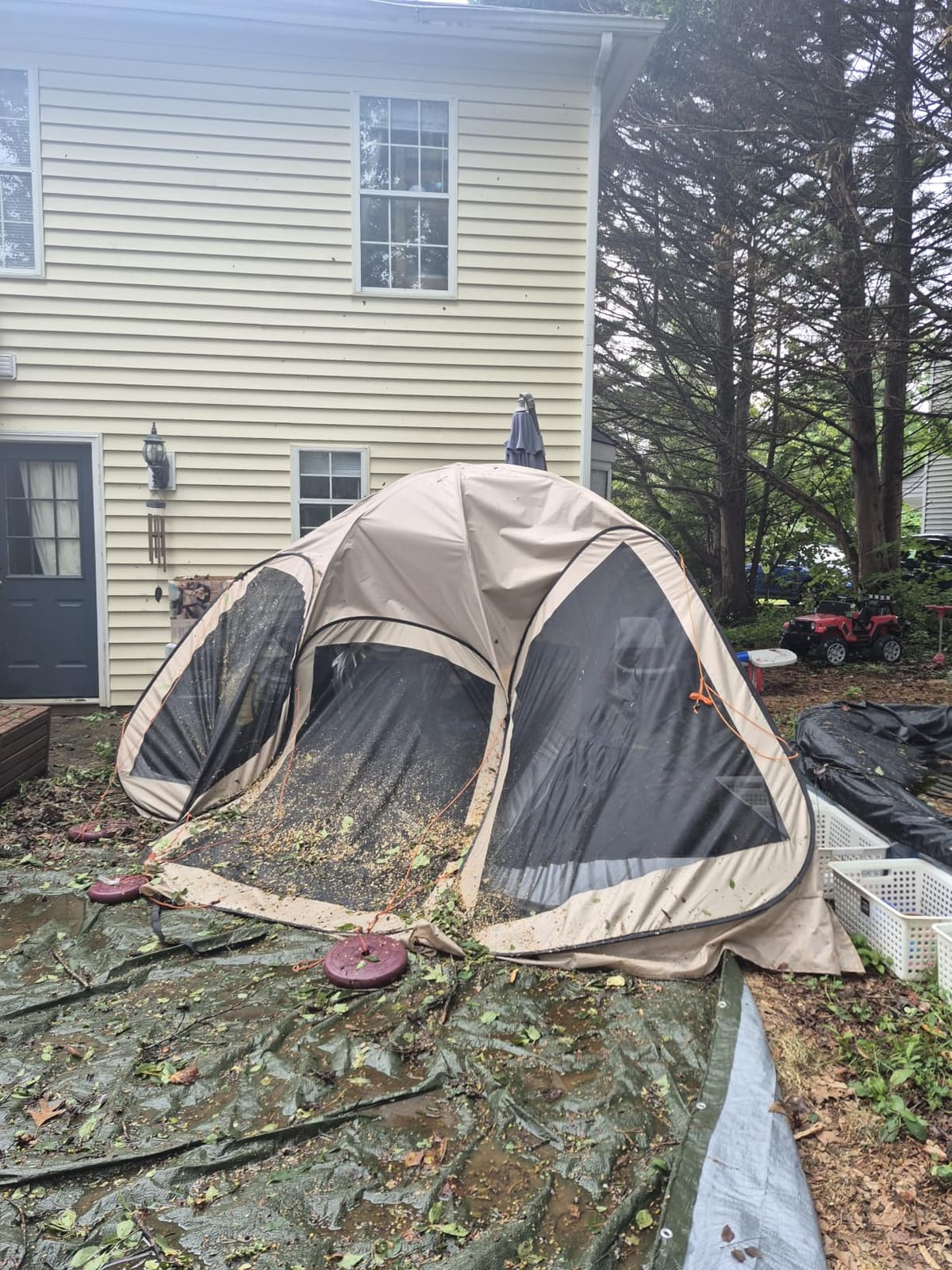 VEVOR Pop up Screen House Tent, 10 x 9.2 ft, 4-8 Person Screen Gazebo, Portable Screened in Canopy with Carry Bag, Netting Sides, Ground Stakes, for Garden, Patio, Backyard, Outdoor Activities, Beige customer photo 1