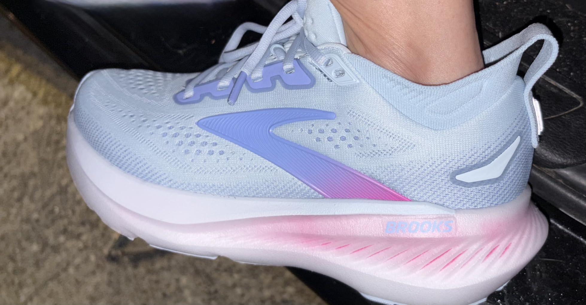 Women's Glycerin 23 Neutral Running Shoe customer photo 2