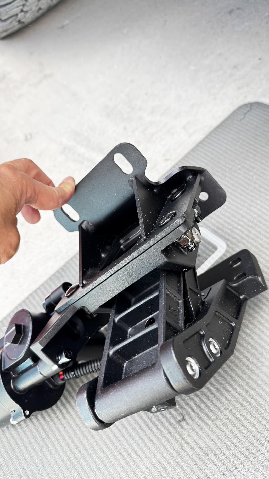 WOLFBOX Power Running Boards Chevy Silverado & GMC Sierra Crew Cab | 2022-2026 1500 & 2024-2026 2500/3500, Electric Steps, 660lb Load, Rust-Proof, Non-Slip, No-Drill, LED Lights & 5-Yr Warranty customer photo 2