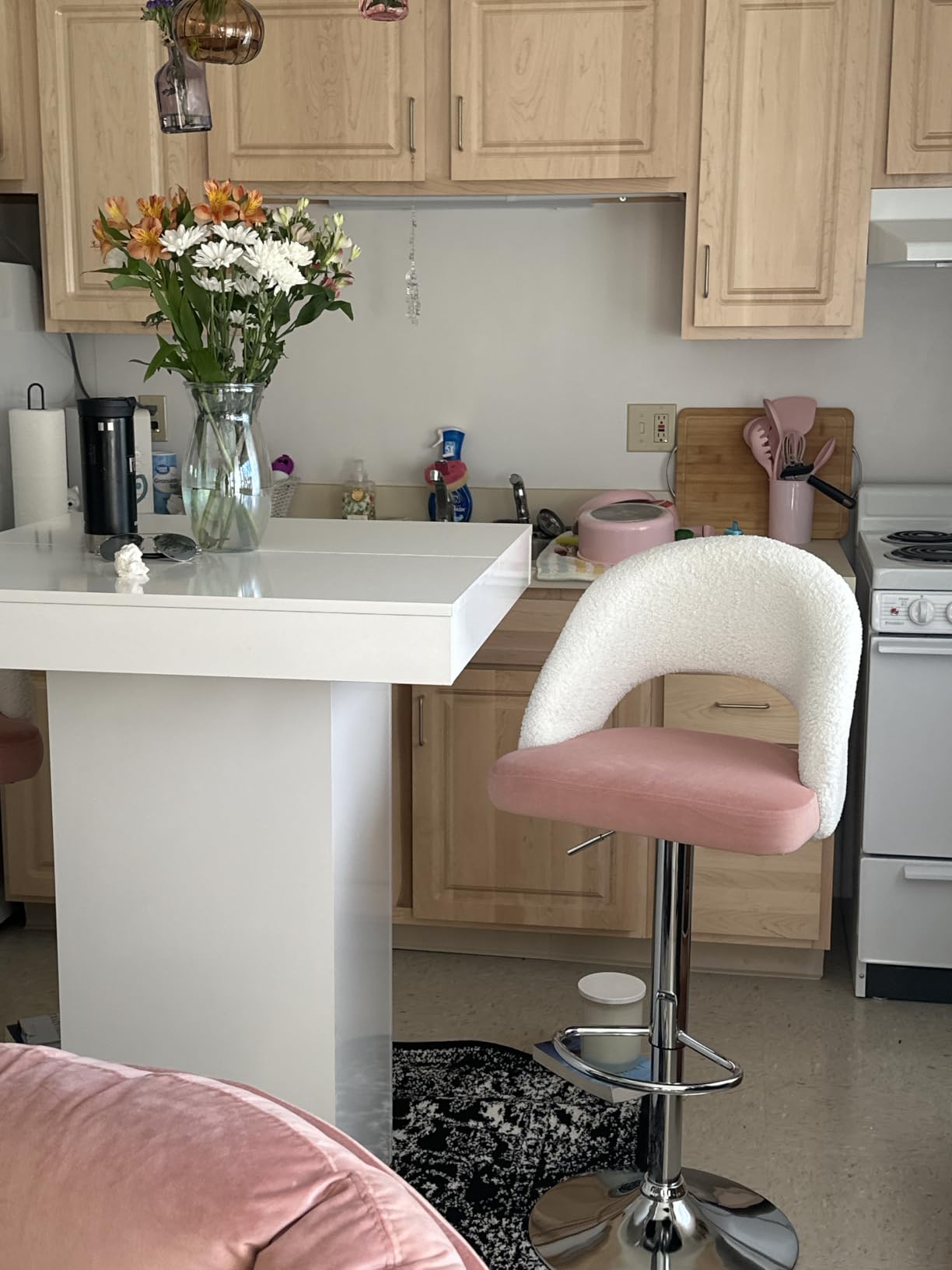 LSSPAID Bar Stools Set of 2, Adjustable Counter Height Swivel Barstools with Back & Arms, Industrial Style Bar Chairs with Metal Base for Kitchen Counter Cafe Dining Room, Black customer photo 1