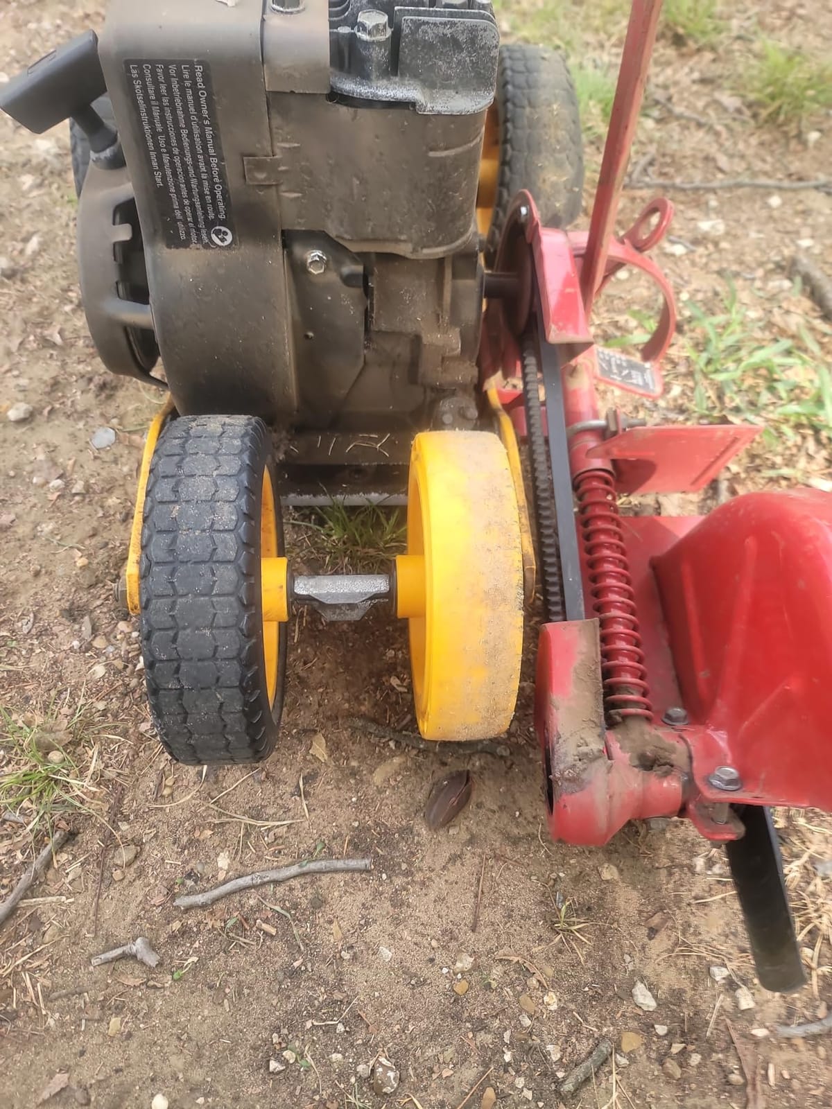 McLane 9 Inch Gas Powered Walk Behind Lawn Edger with 4 Rubber Wheels, 5.50 Gross Torque Engine and Spring Steel Blade, Powder Coat Finish, Red/Yellow customer photo 2