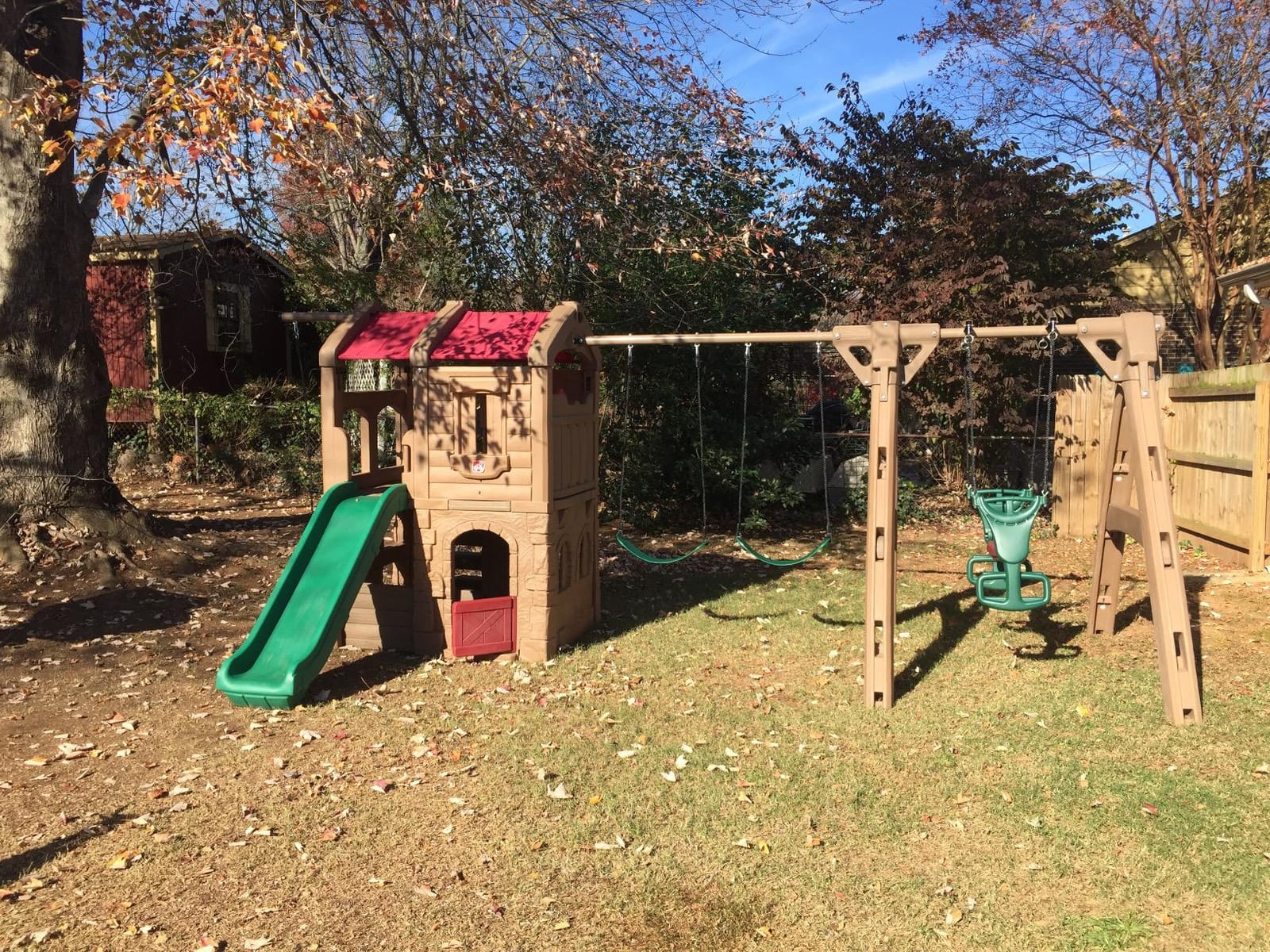 Step2 Naturally Playful Adventure Lodge Play Center with Glider, Kids Outdoor Playset, Two Tier Backyard Playground Set, Slide, Swings, Rope Ladder, Basketball Hoop, Jungle Gym, Children 3-8 Years Old customer photo 2