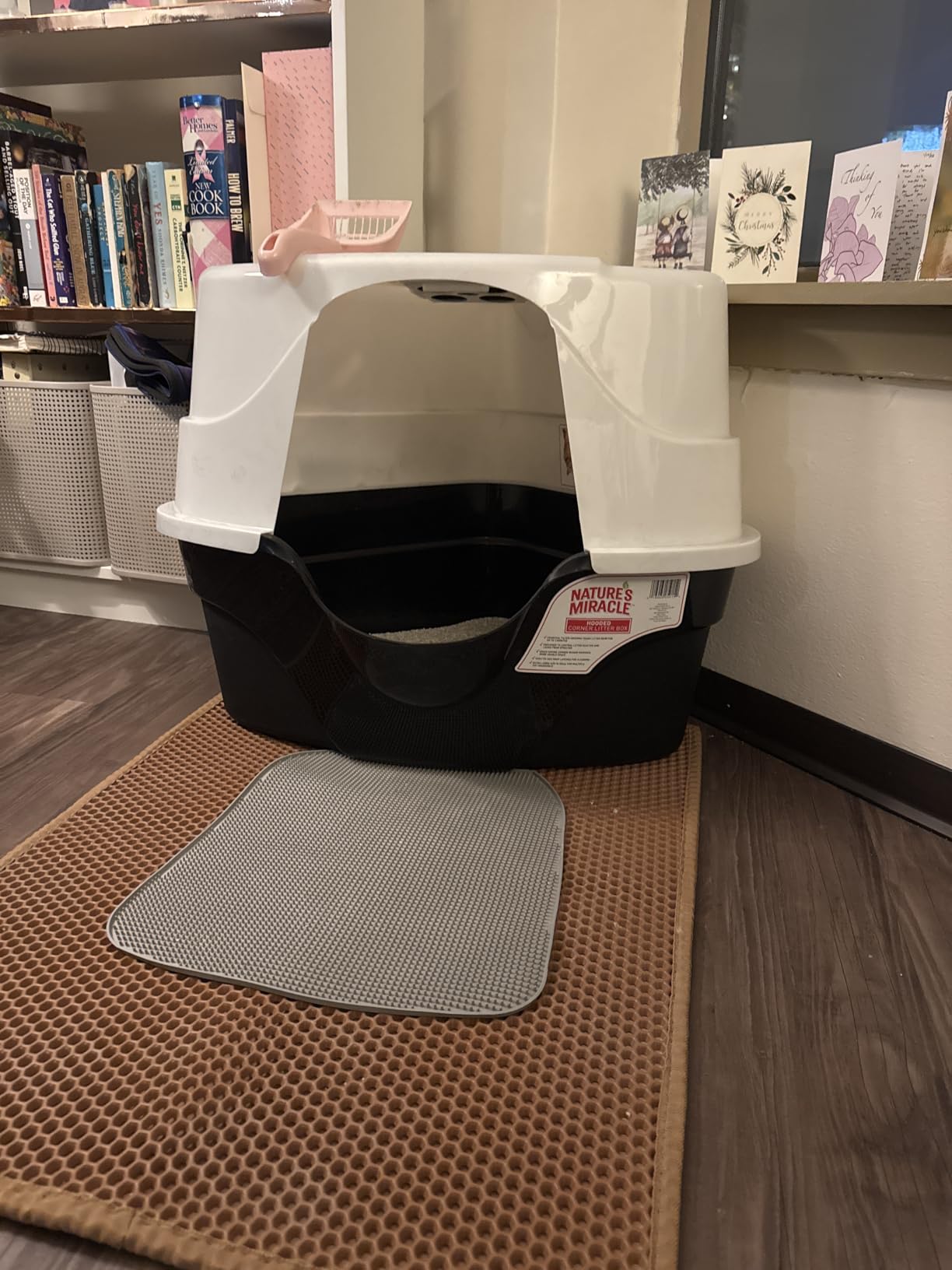 Nature's Miracle Advanced Hooded Corner Cat Litter Box with Charcoal Filter customer photo 1