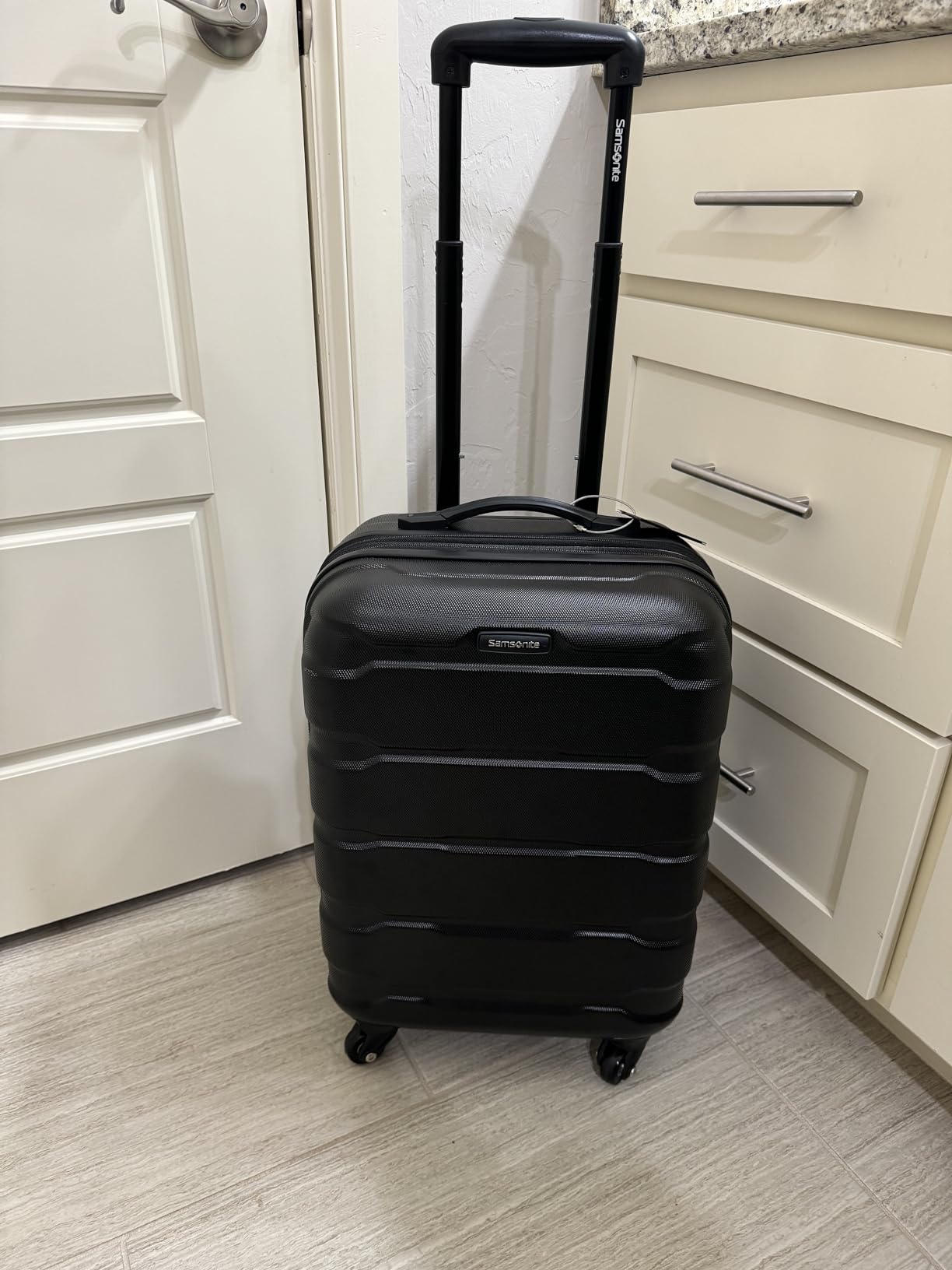 Samsonite Omni PC Hardside Expandable Luggage with Spinner Wheels, Teal, Checked-Medium 24-Inch customer photo 1