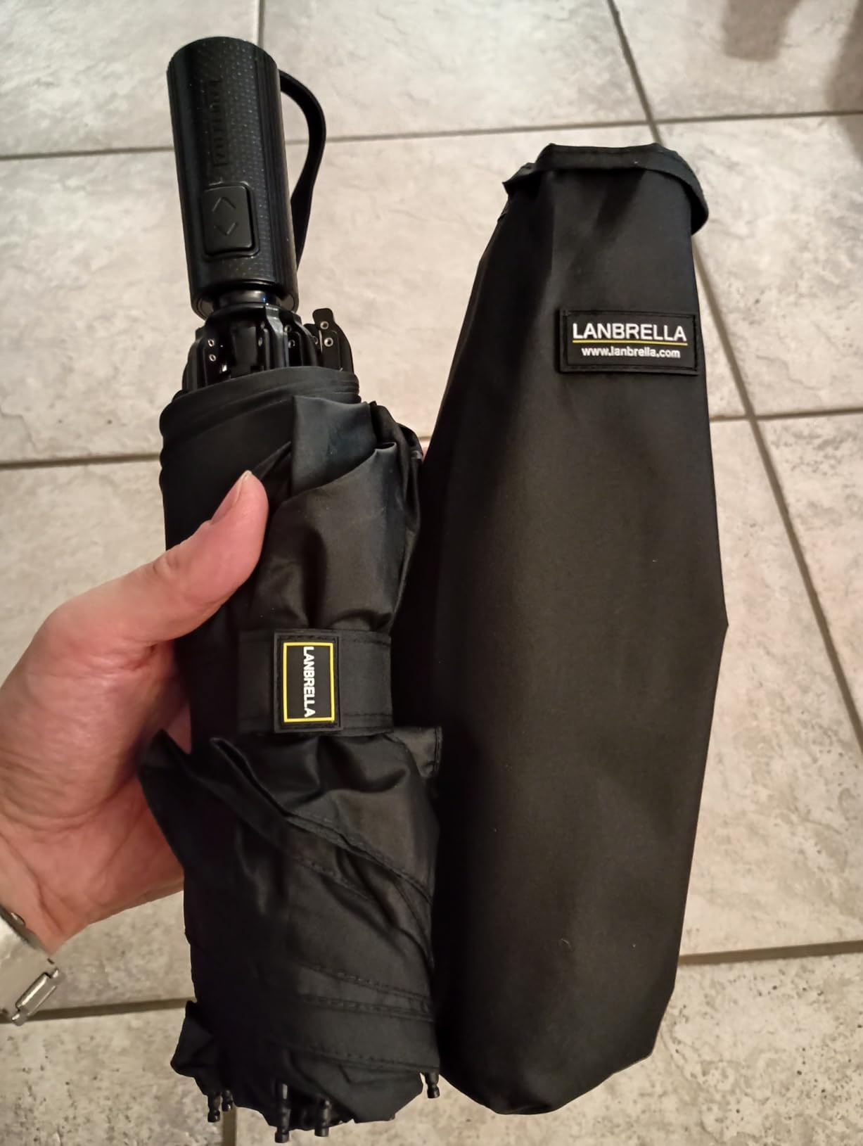 LANBRELLA Compact Reverse Folding Umbrella Auto Windproof Travel Umbrella customer photo 2