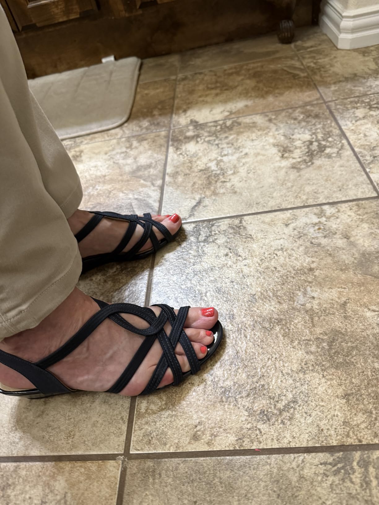 LifeStride Women's Yaya Wedge Sandal customer photo 1
