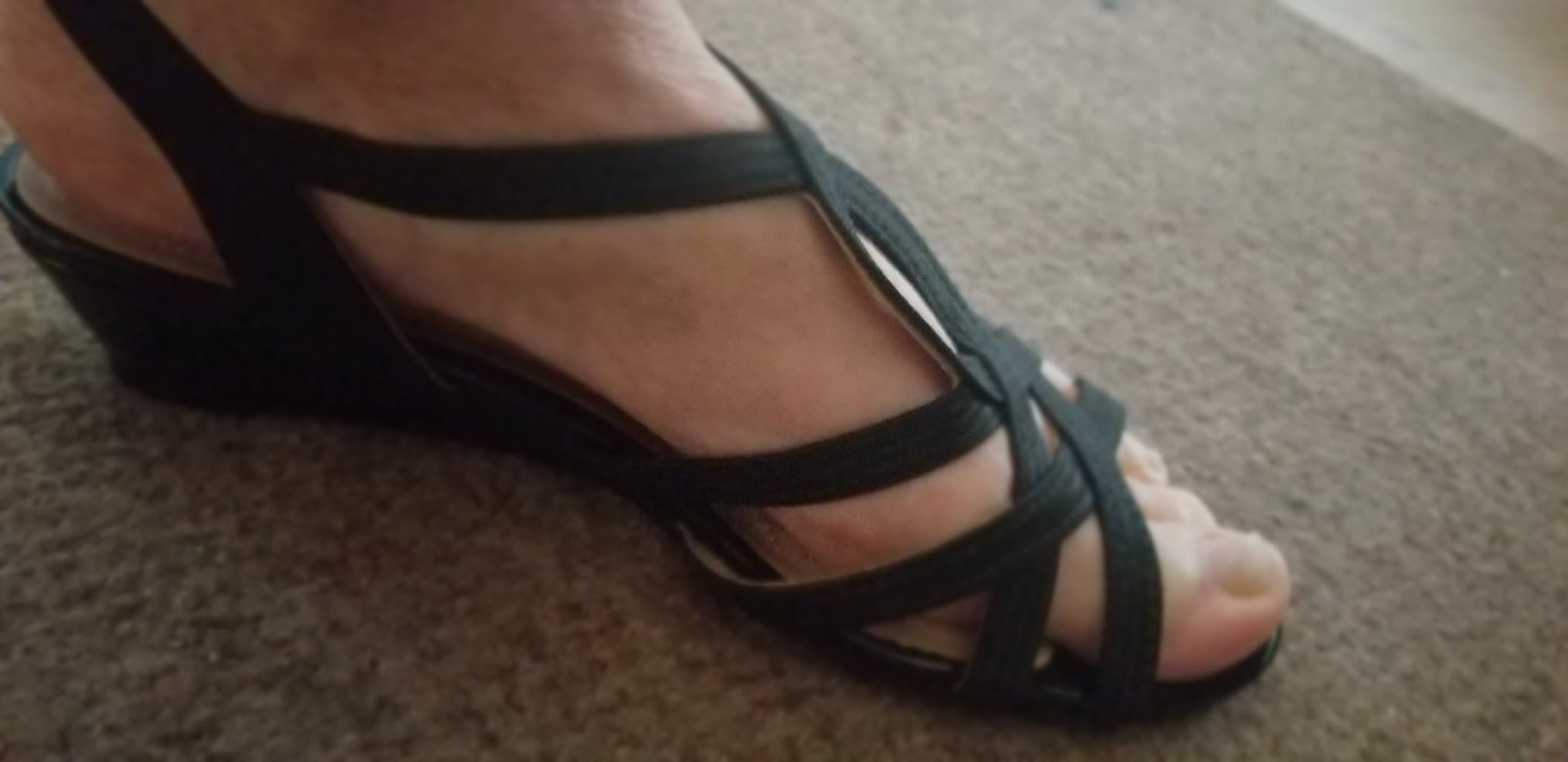 LifeStride Women's Yaya Wedge Sandal customer photo 2