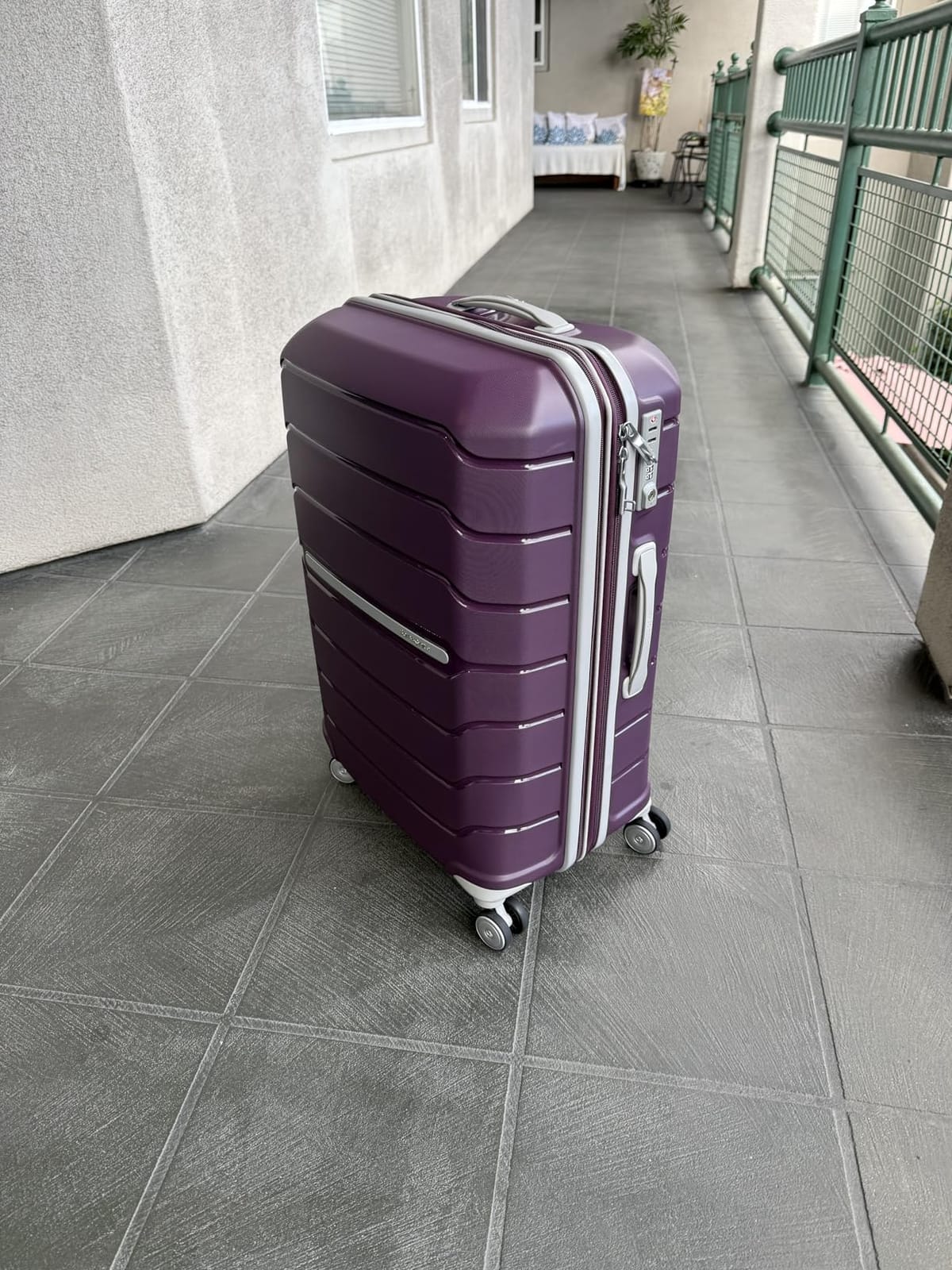 Samsonite Freeform Hardside Carry-On Luggage with Spinner Wheels - Hardshell Suitcase - TSA, Airline-Approved - Expandable Hard Shell, Smooth Rolling Wheels for Lightweight Travel - Navy customer photo 1