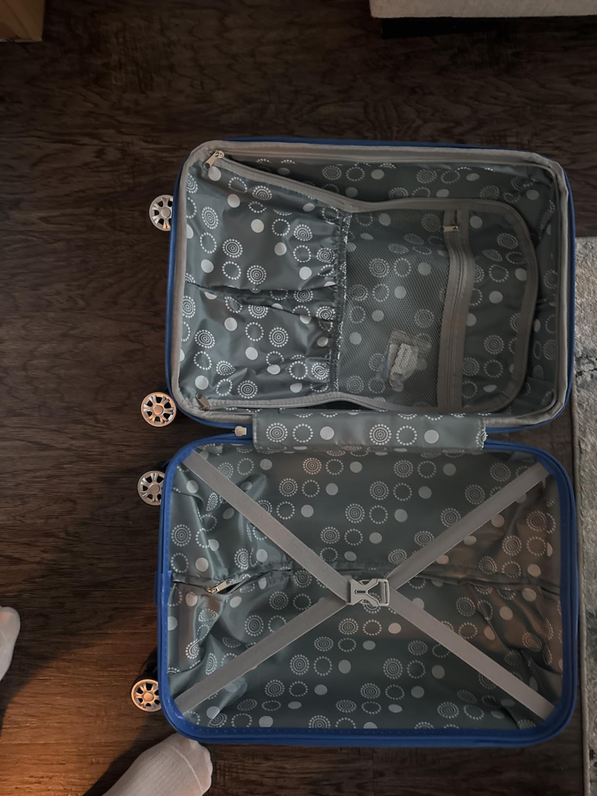 Rockland London Hardside Spinner Wheel Luggage, Champagne, Carry-On 20-Inch, 22