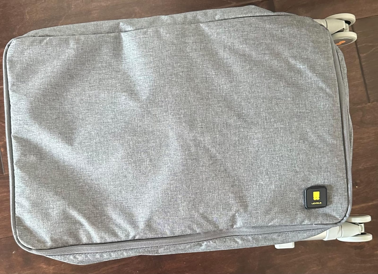 LEVEL8 Aluminum Zipperless Luggage 20 Inch, Carry on Suitcases with Wheels customer photo 1