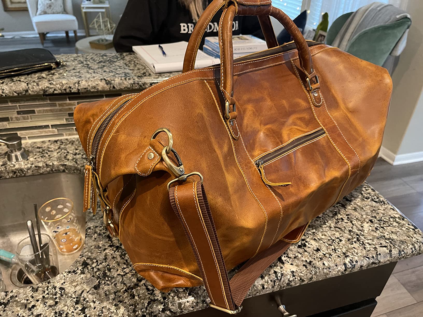 Cuero Full Grain Leather Duffle Bag for Men, Buffalo Overnight Weekend Travel Bag, Carry On with Organized Pockets, YKK Zippers, Adjustable Strap (Cedar Brown) customer photo 2
